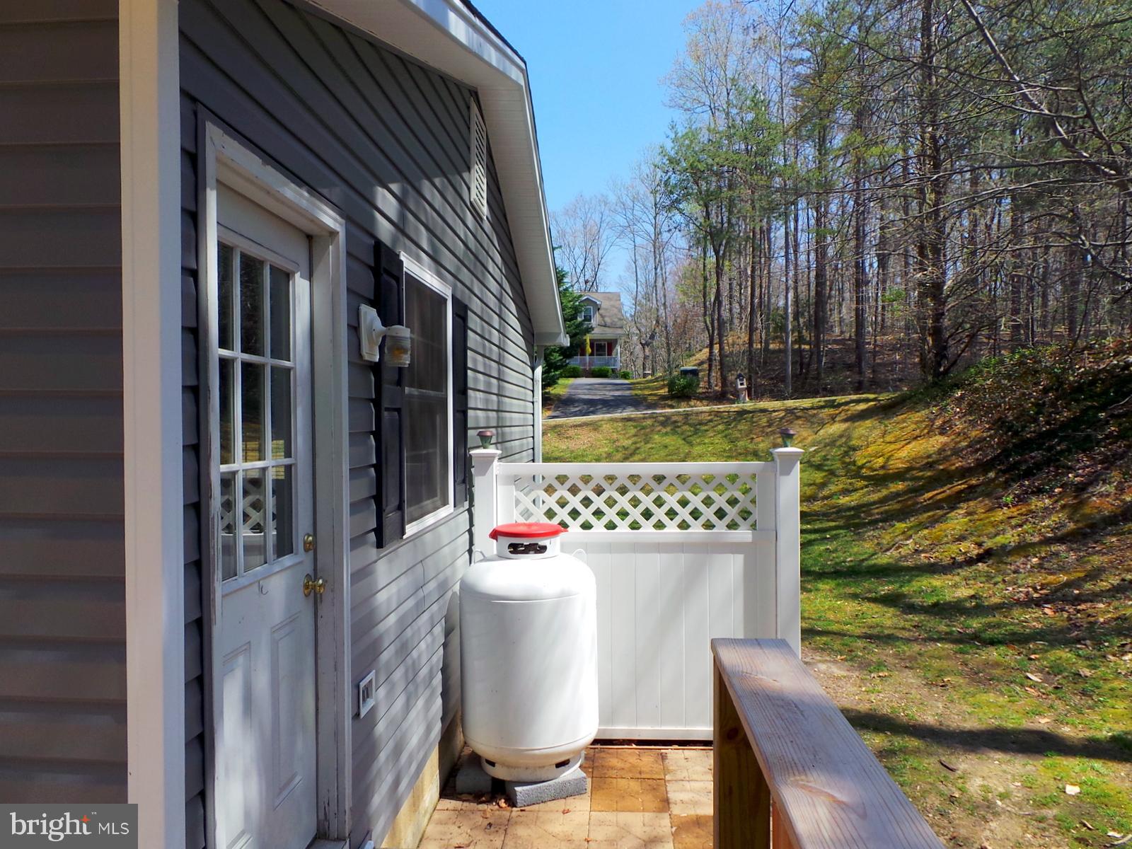 SHADY DALE - Residential Lease