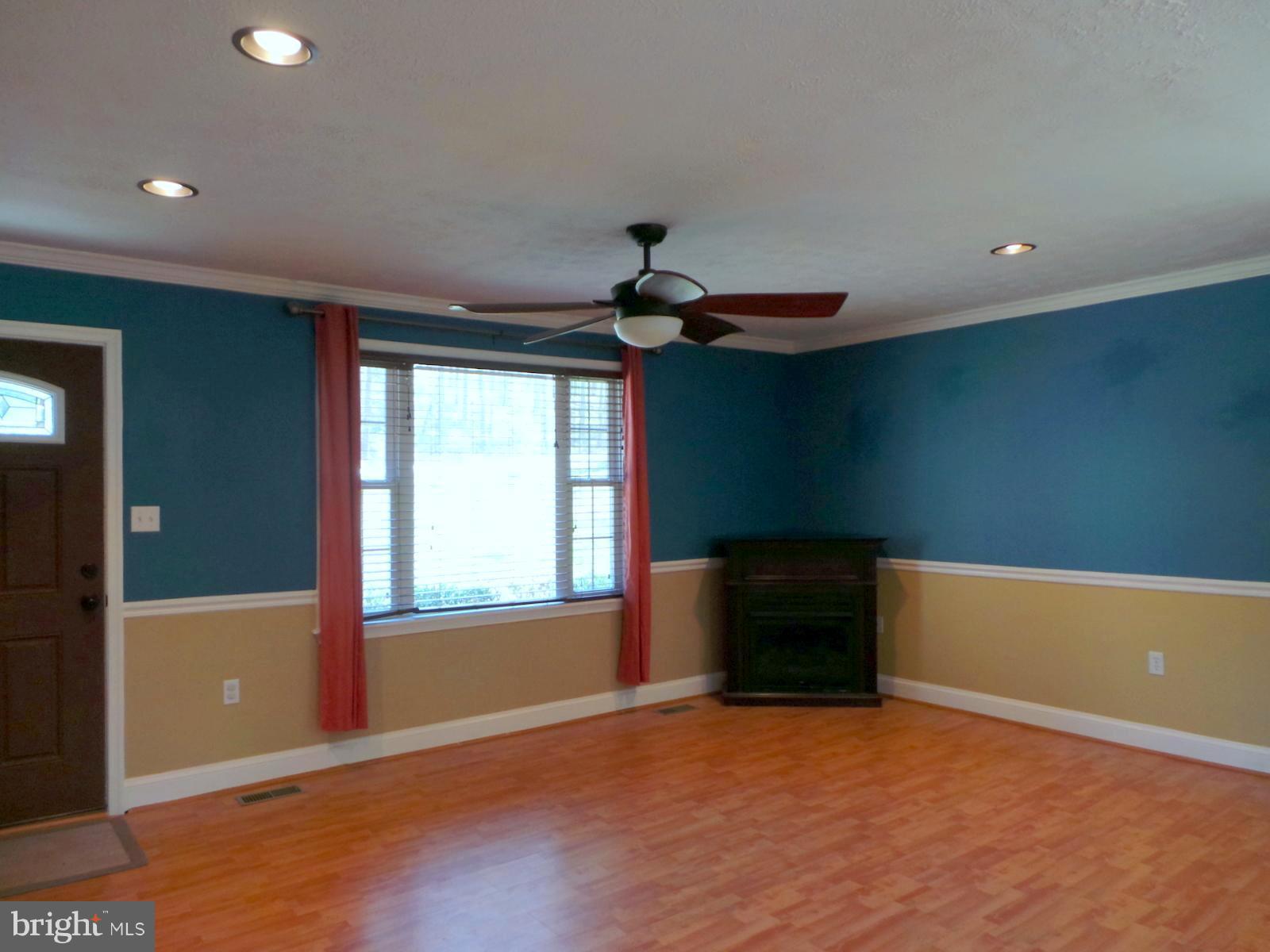 SHADY DALE - Residential Lease