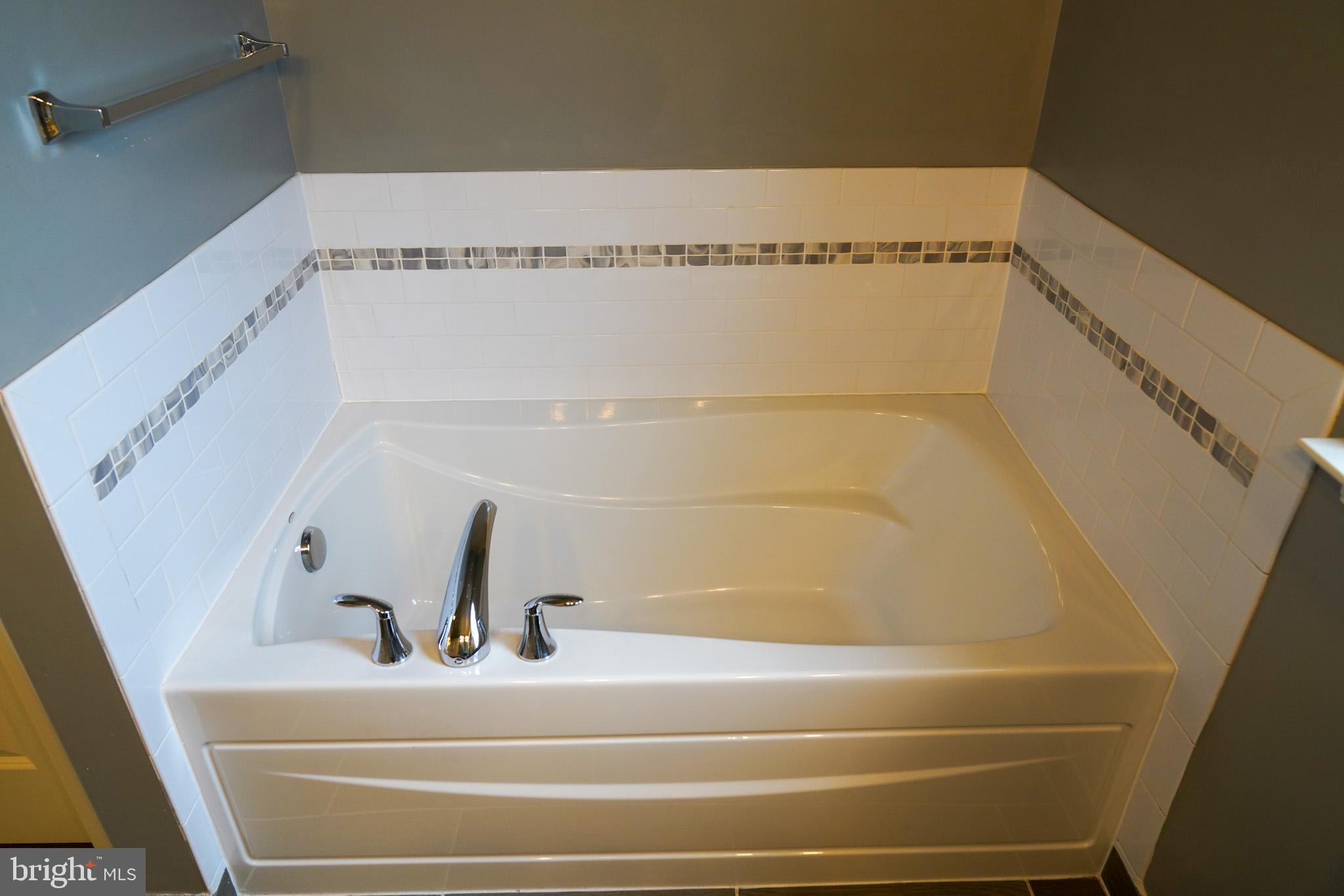 POINTE AT ARUNDEL PRESERVES - Residential