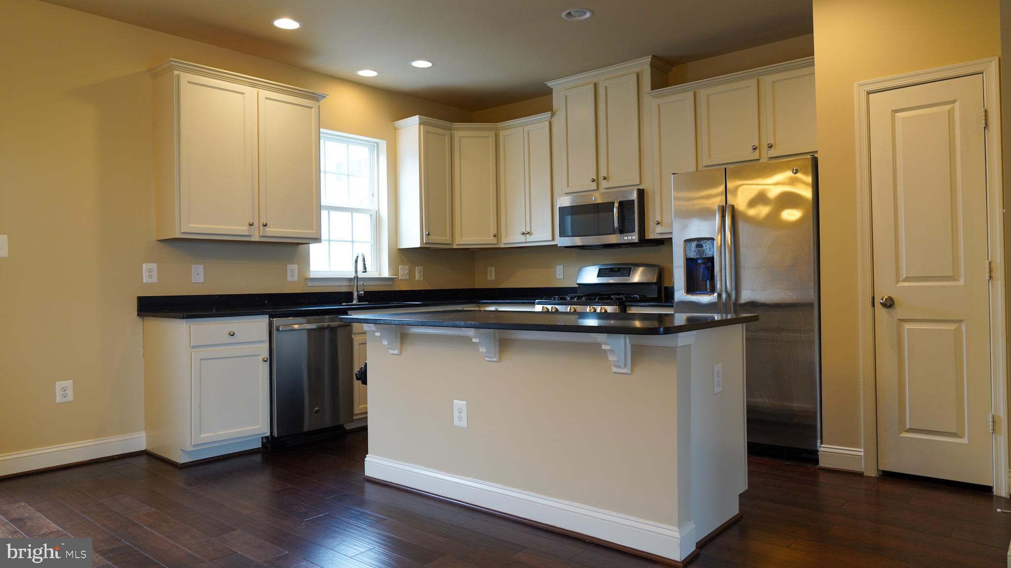 POINTE AT ARUNDEL PRESERVES - Residential