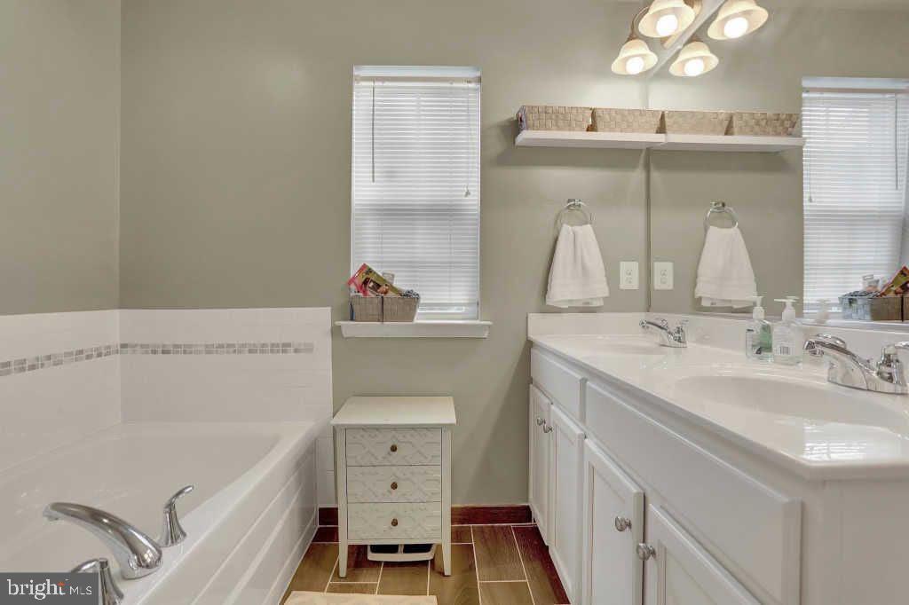 POINTE AT ARUNDEL PRESERVES - Residential