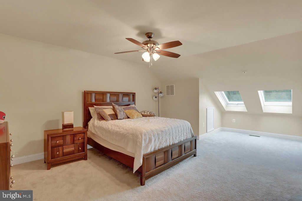 POINTE AT ARUNDEL PRESERVES - Residential