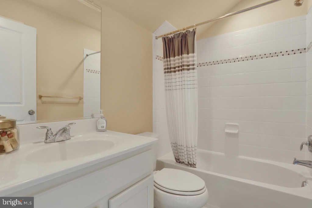 POINTE AT ARUNDEL PRESERVES - Residential