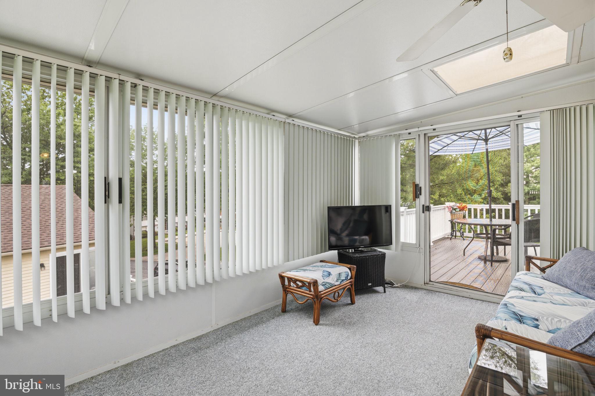 LAWRENCE HILL - Residential