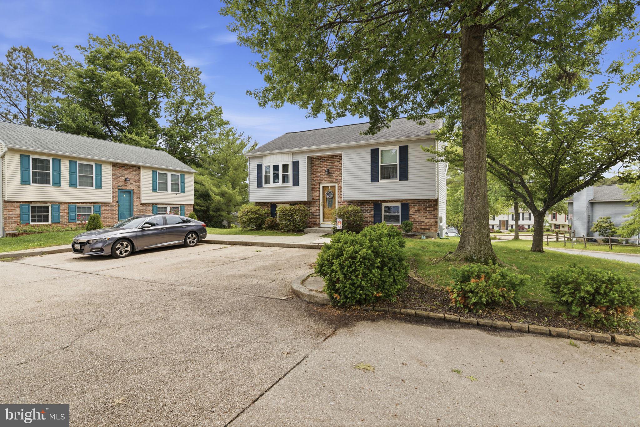 LAWRENCE HILL - Residential