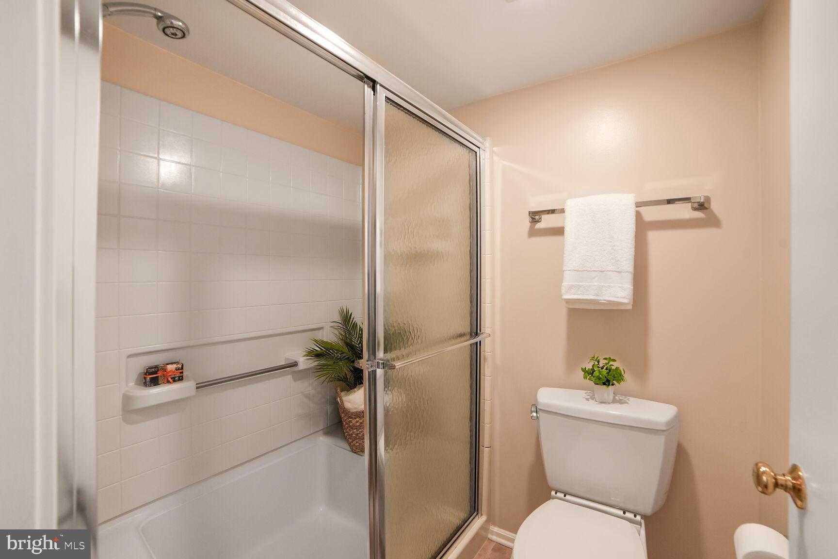 LEISURE WORLD - Residential