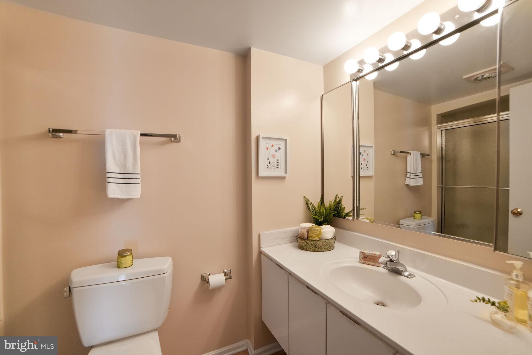 LEISURE WORLD - Residential