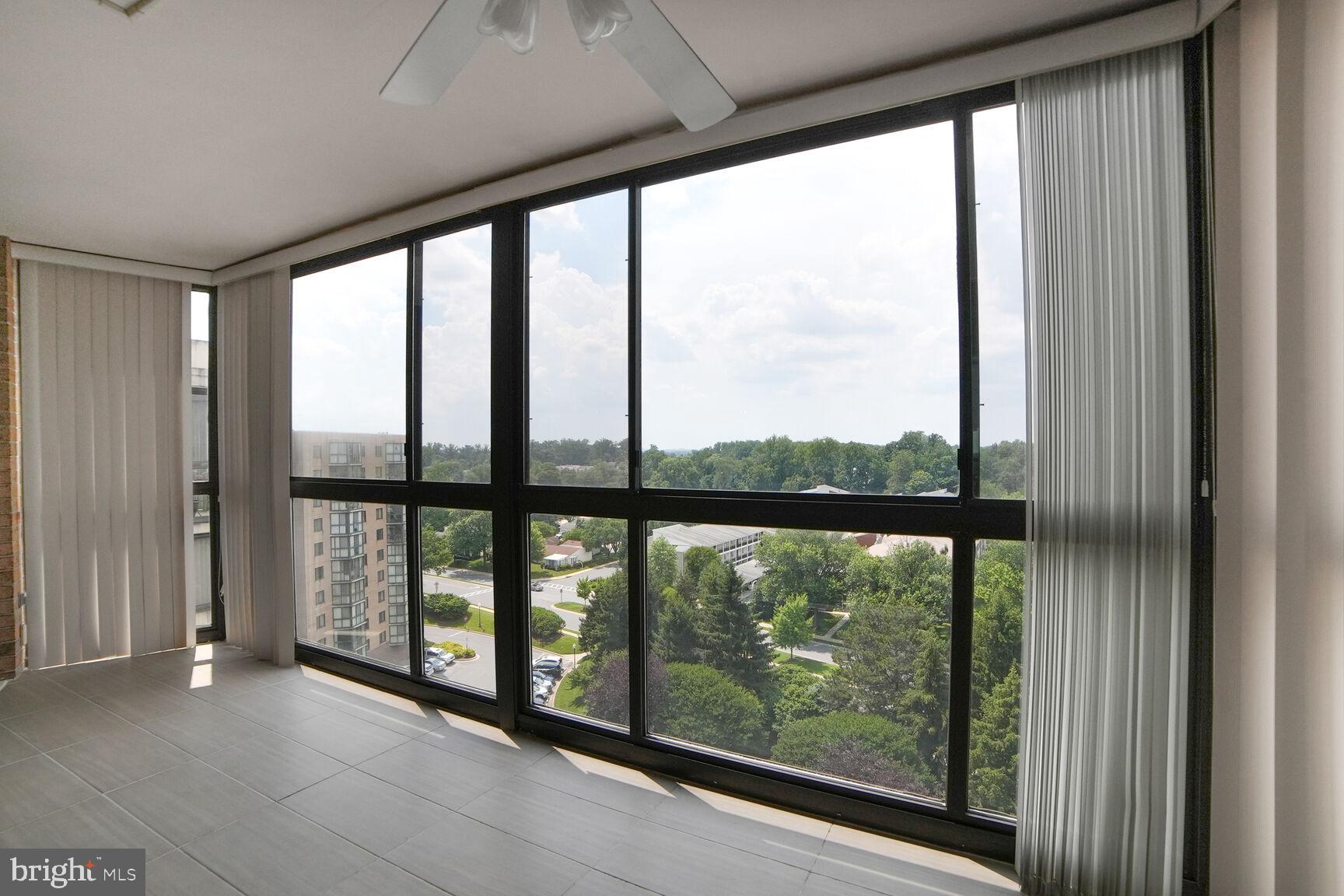 LEISURE WORLD - Residential