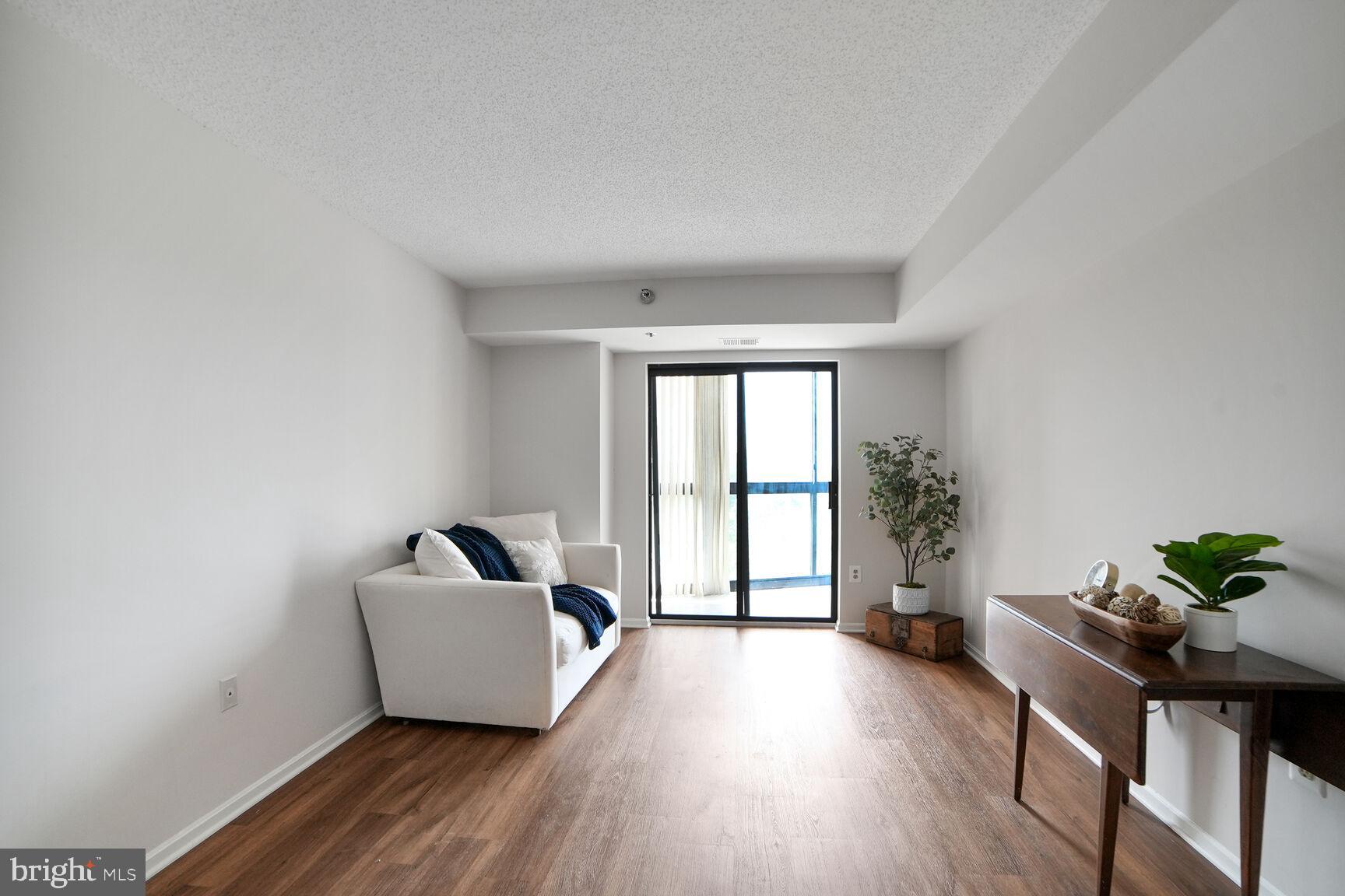 LEISURE WORLD - Residential