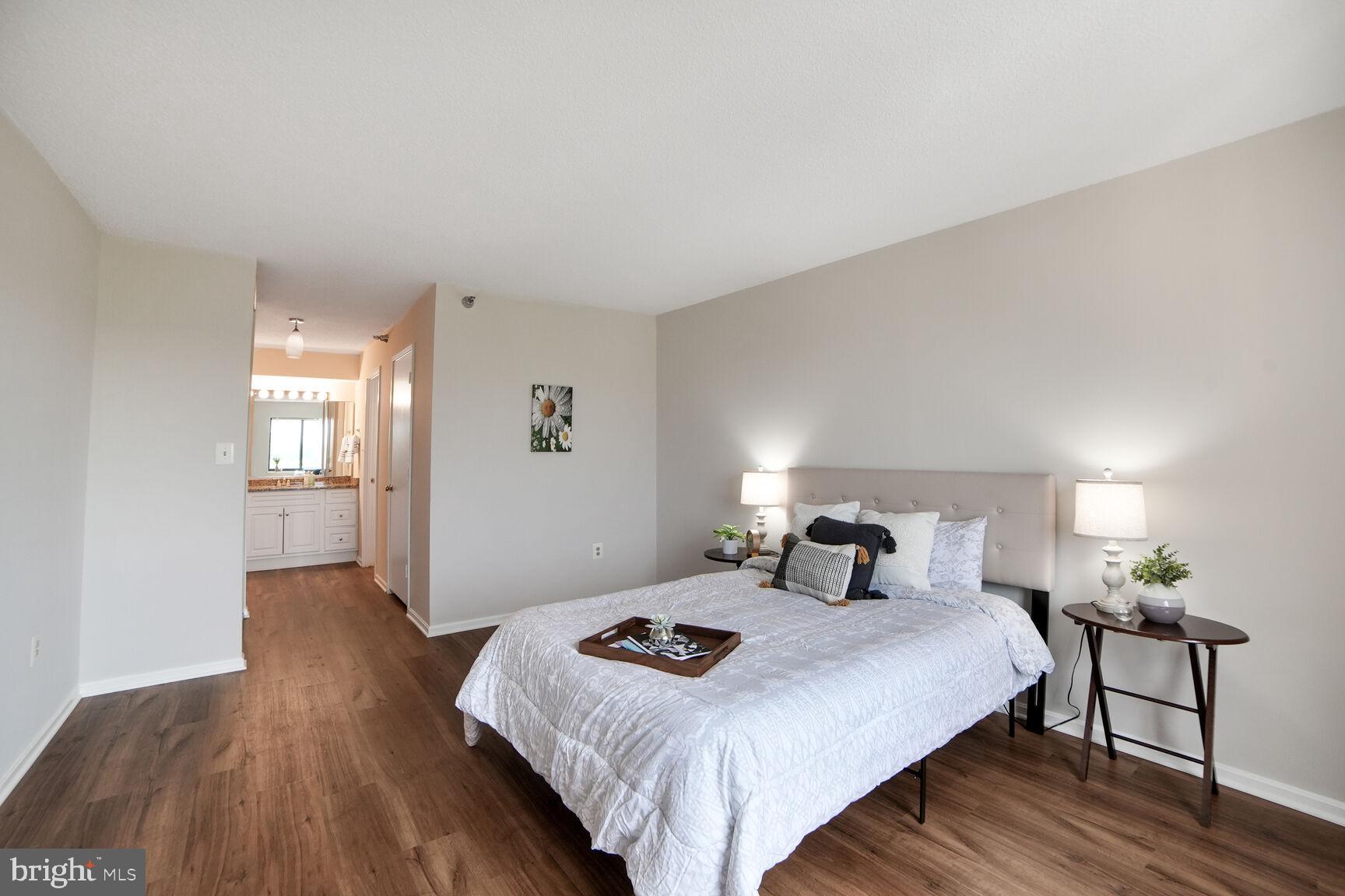 LEISURE WORLD - Residential