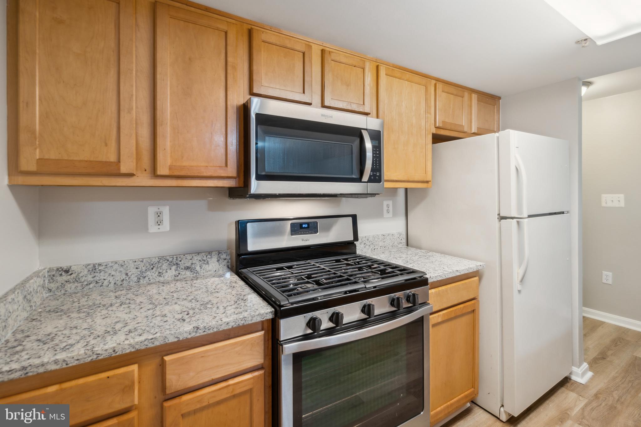 1230 HOLBROOK TERRACE NE G02