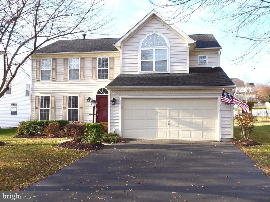 Located within The Ridges of Warrenton, this renovated 4 Bed, 3.5 Bath Colonial home offers a great floor plan brand new carpets, brand new laminate flooring, brand new lighting fixtures in/outside.  Closet space galore, a fully finished basement with a large room with a large walk-in closet that could be a 5th bdrm, "Man Cave", crafting room, office or exercise rm.