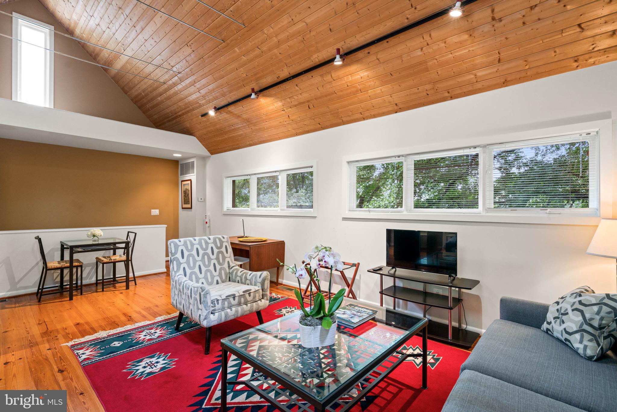 FOREST HILLS - Residential