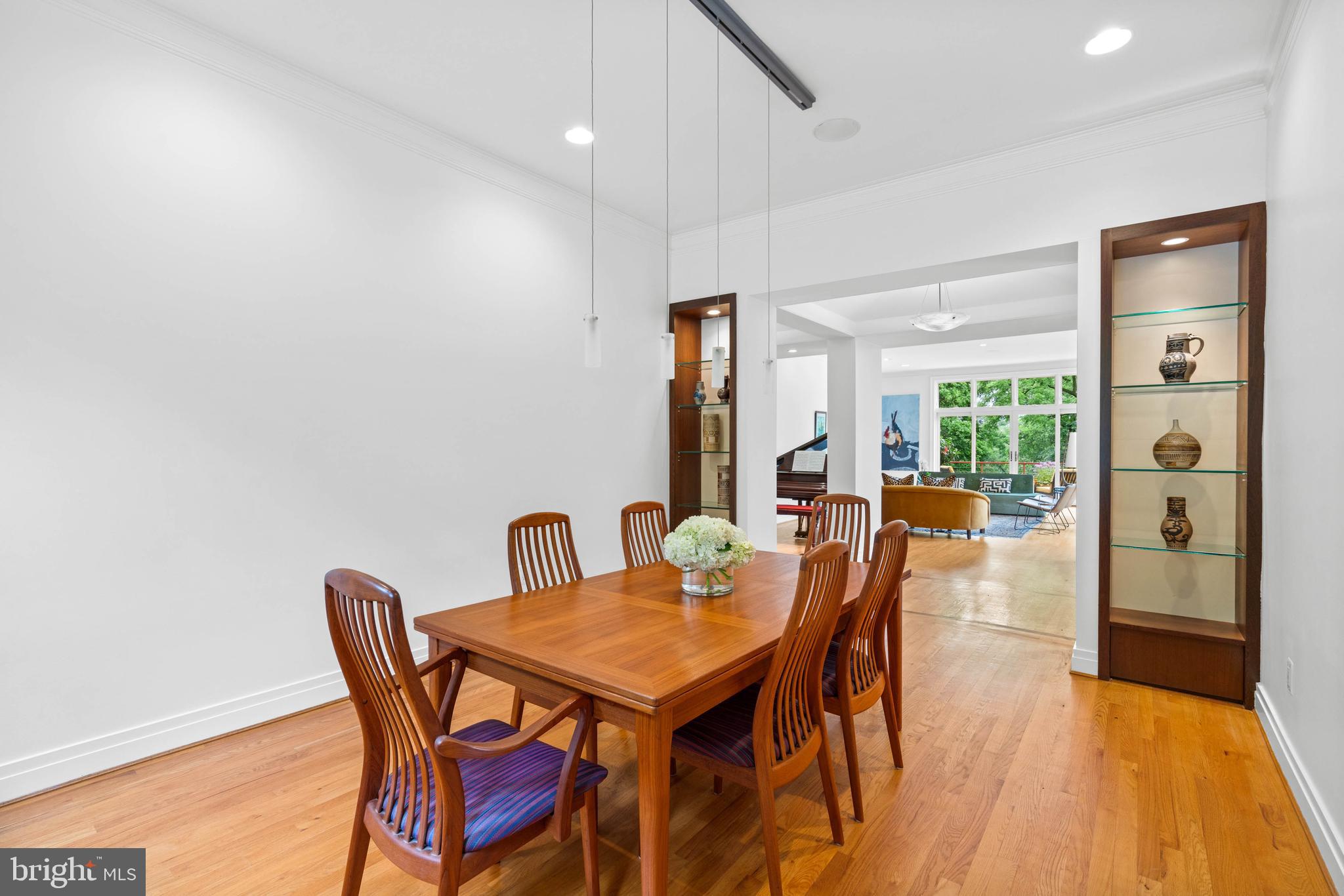 FOREST HILLS - Residential