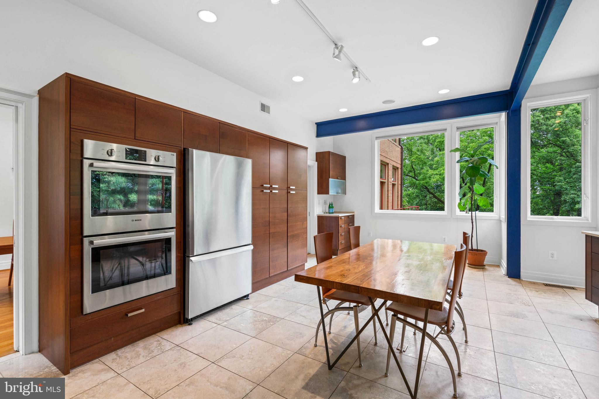 FOREST HILLS - Residential