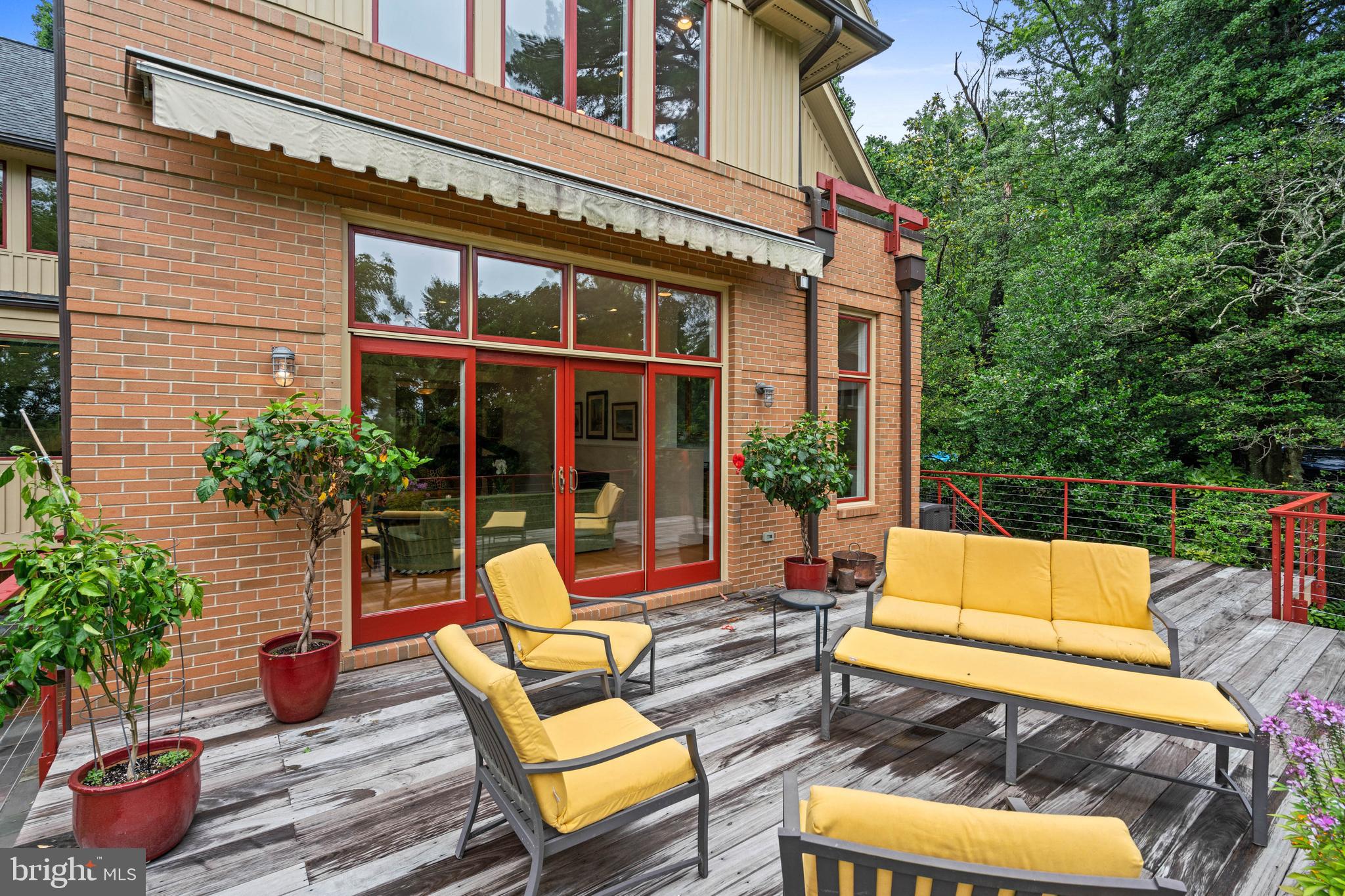 FOREST HILLS - Residential
