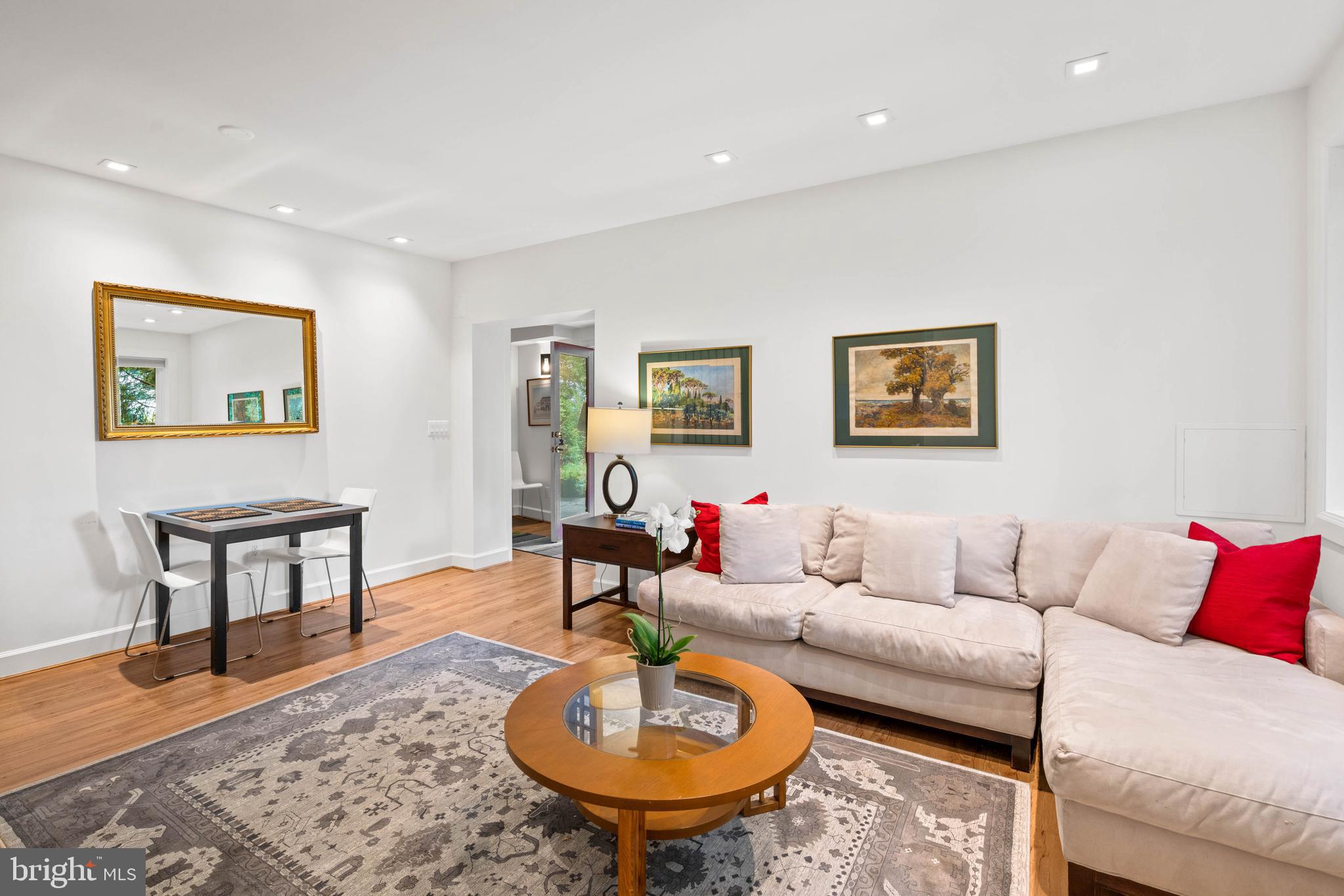 FOREST HILLS - Residential