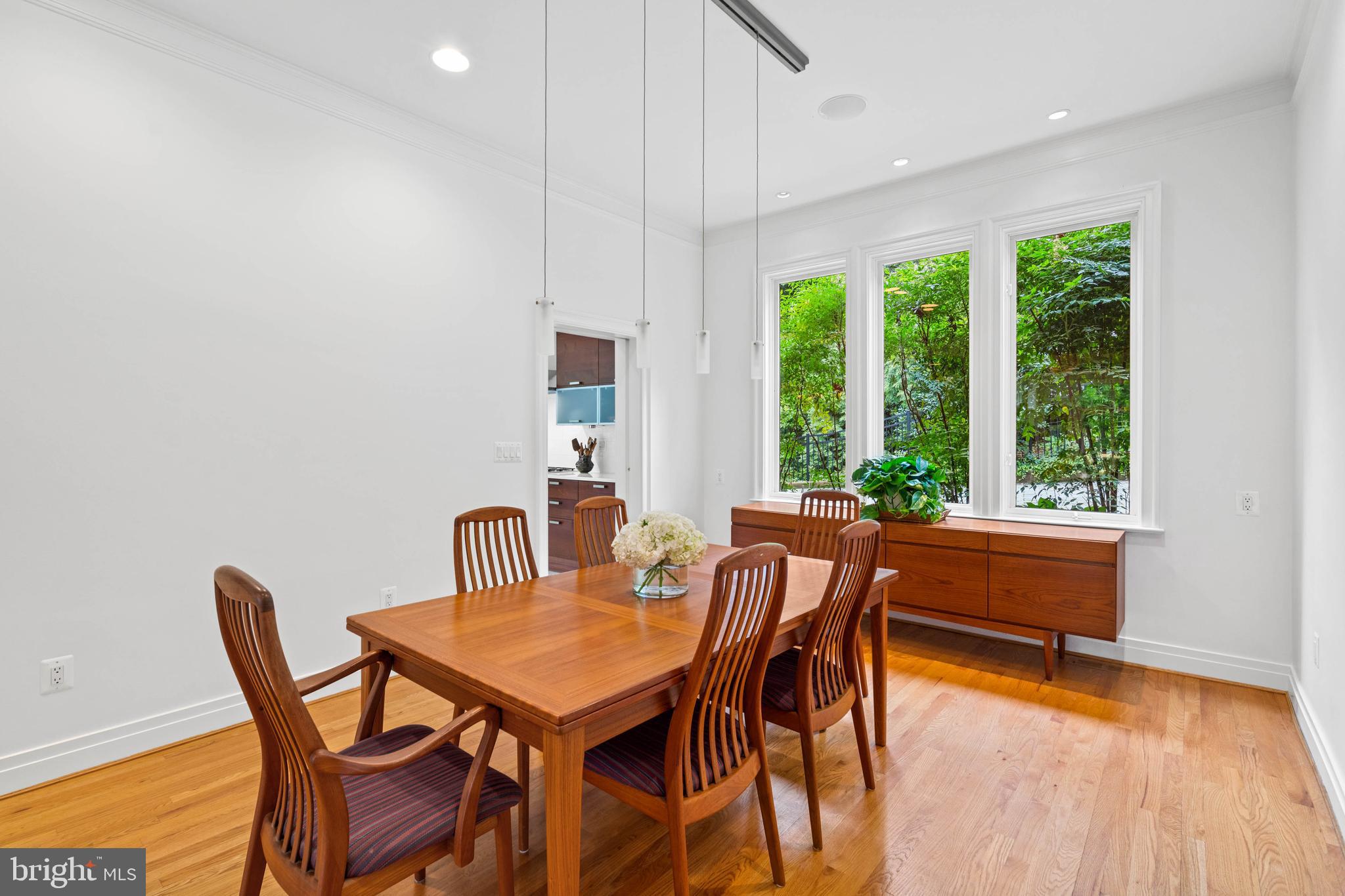FOREST HILLS - Residential