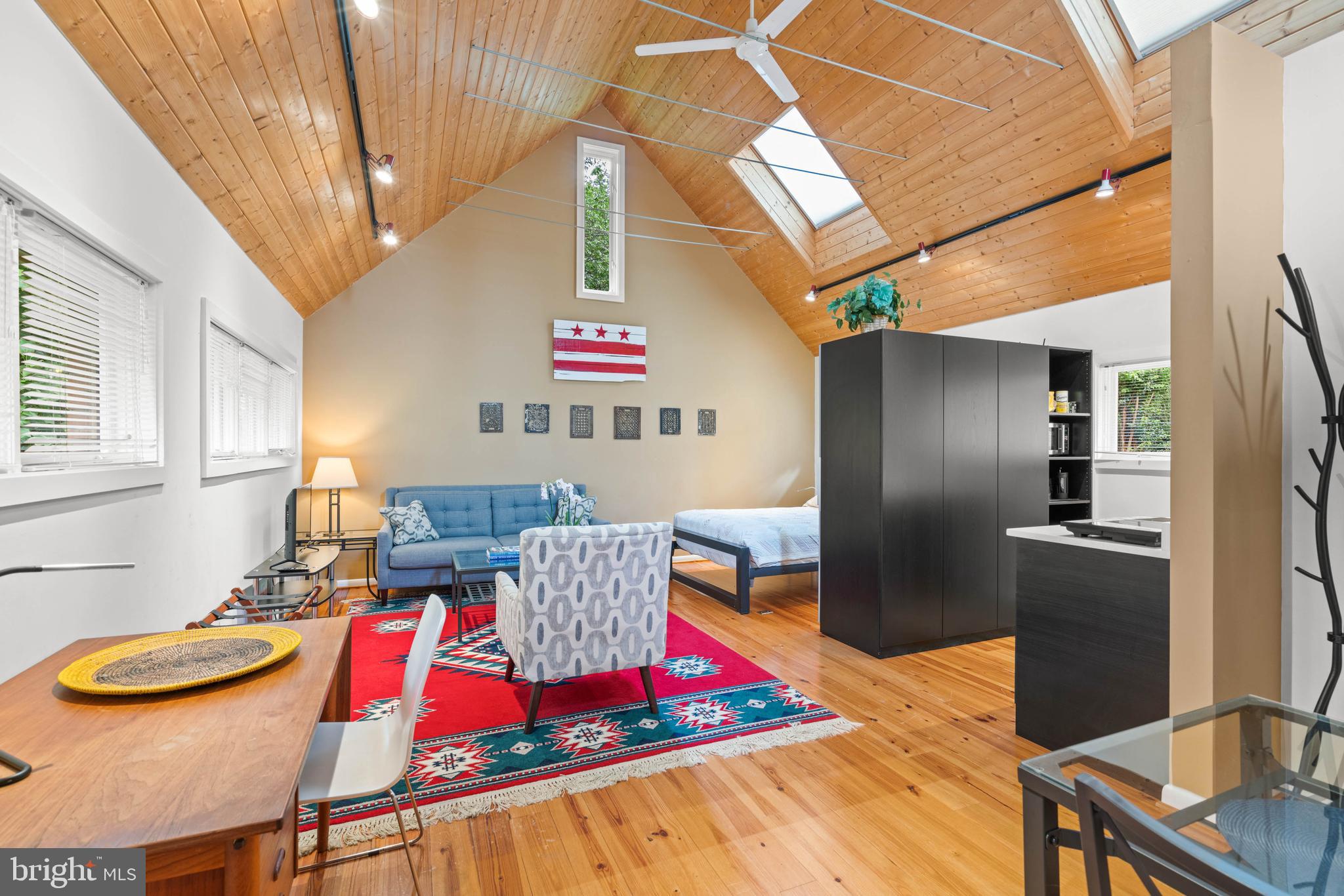 FOREST HILLS - Residential