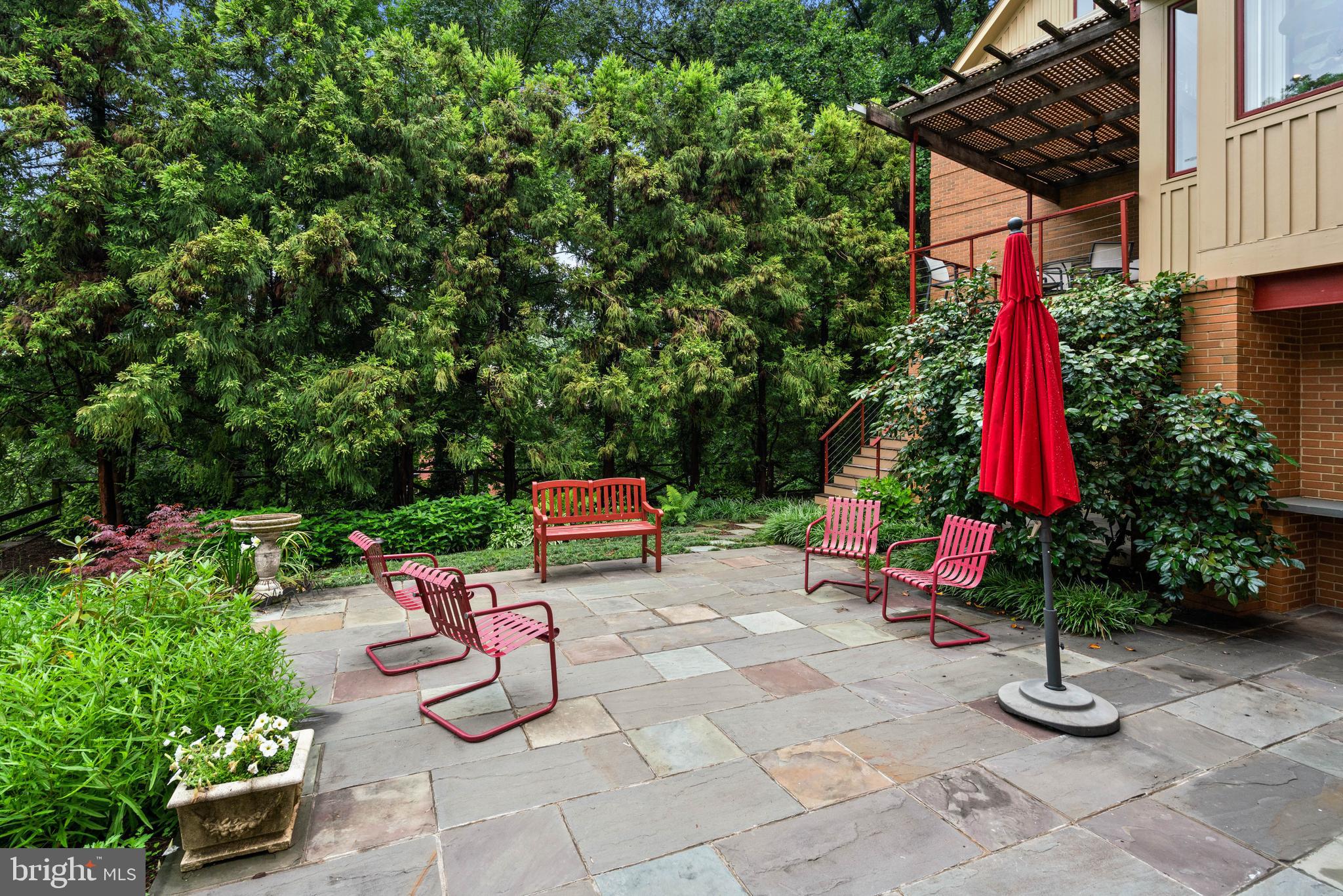 FOREST HILLS - Residential