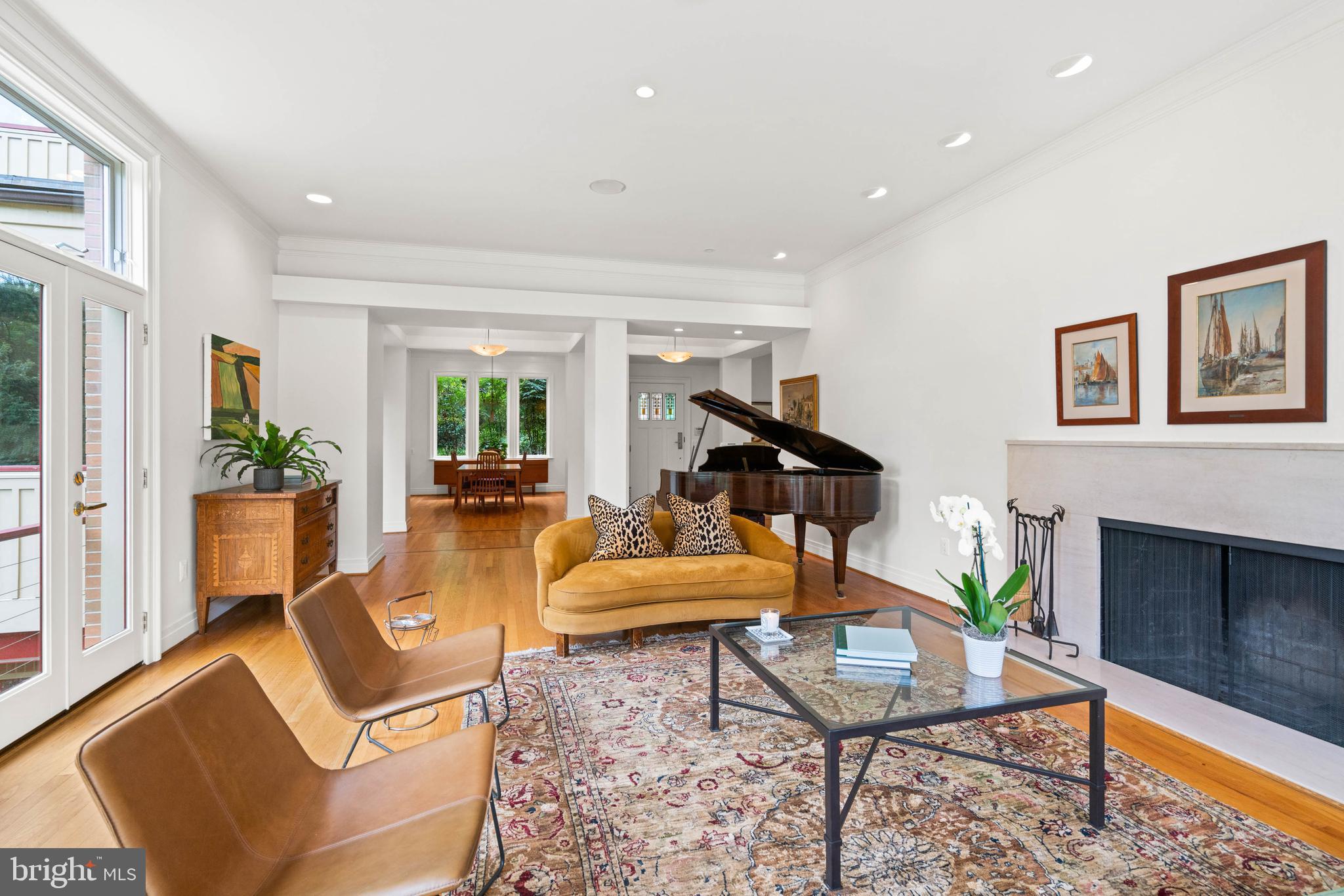 FOREST HILLS - Residential