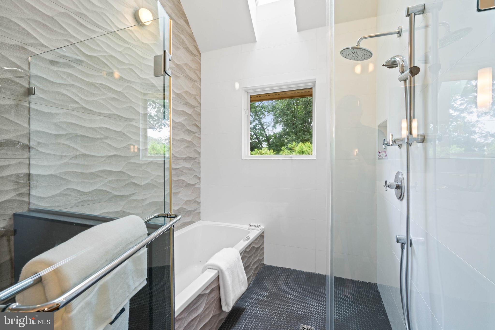 FOREST HILLS - Residential