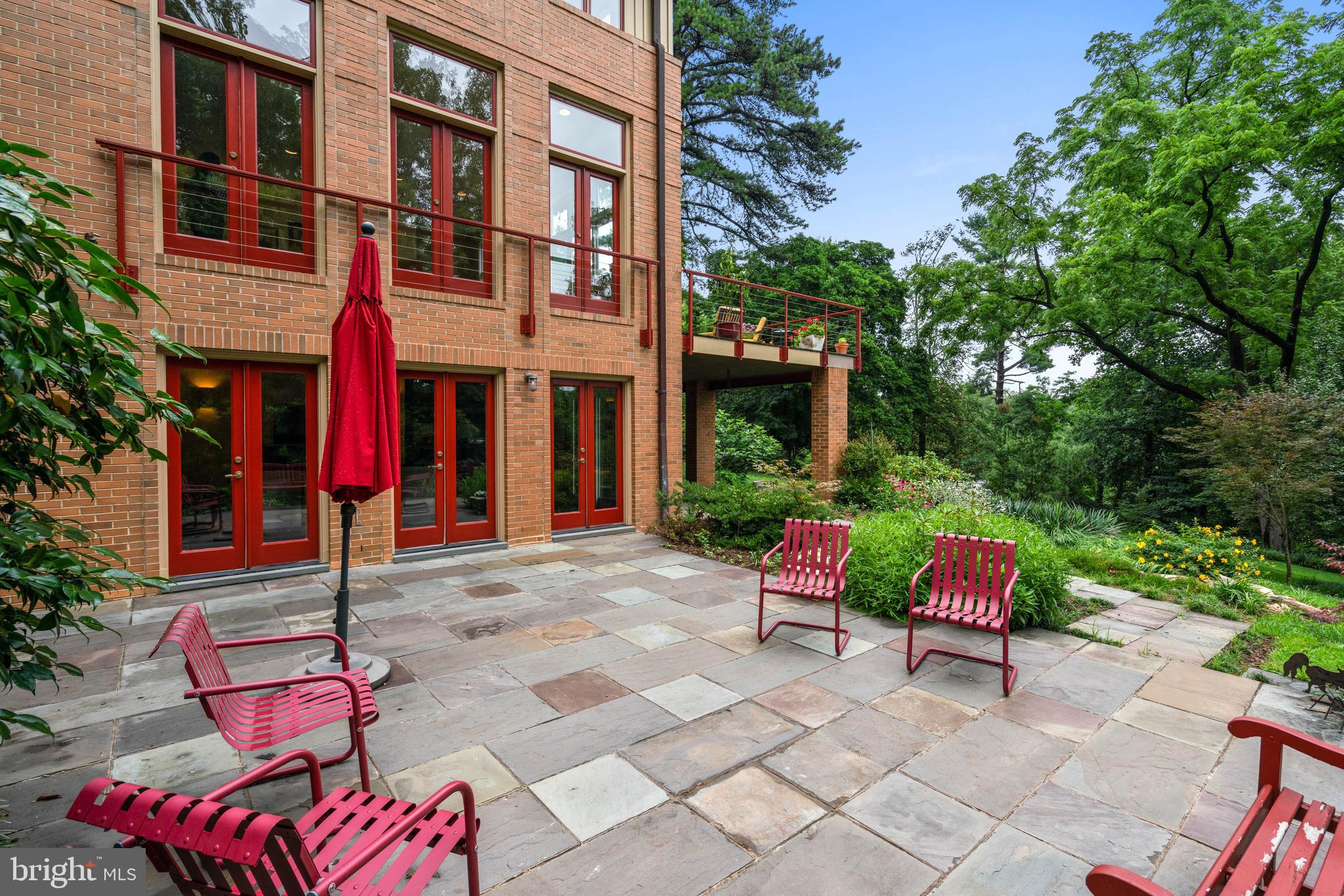 FOREST HILLS - Residential