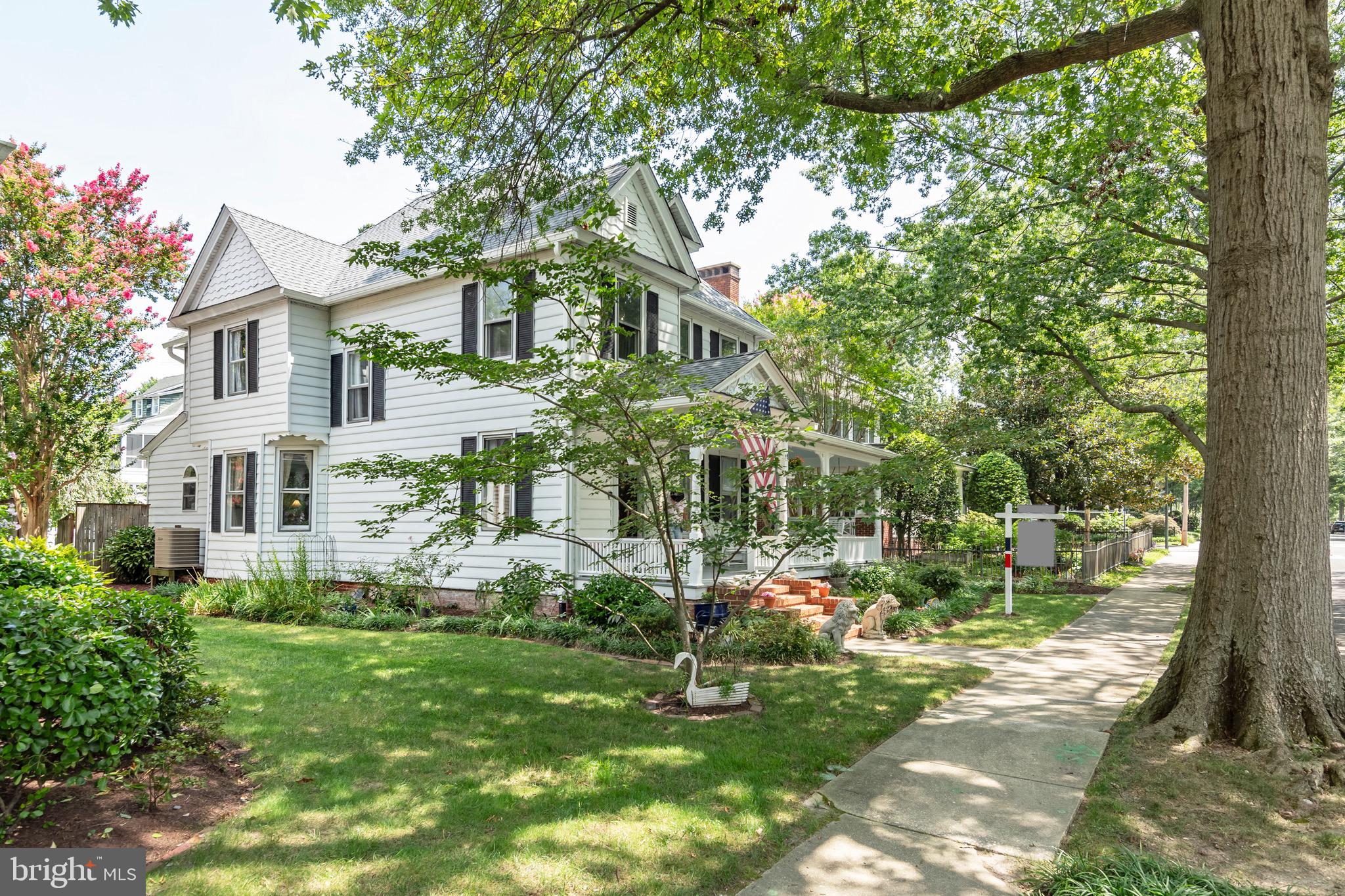 11 BROOKLETTS AVENUE