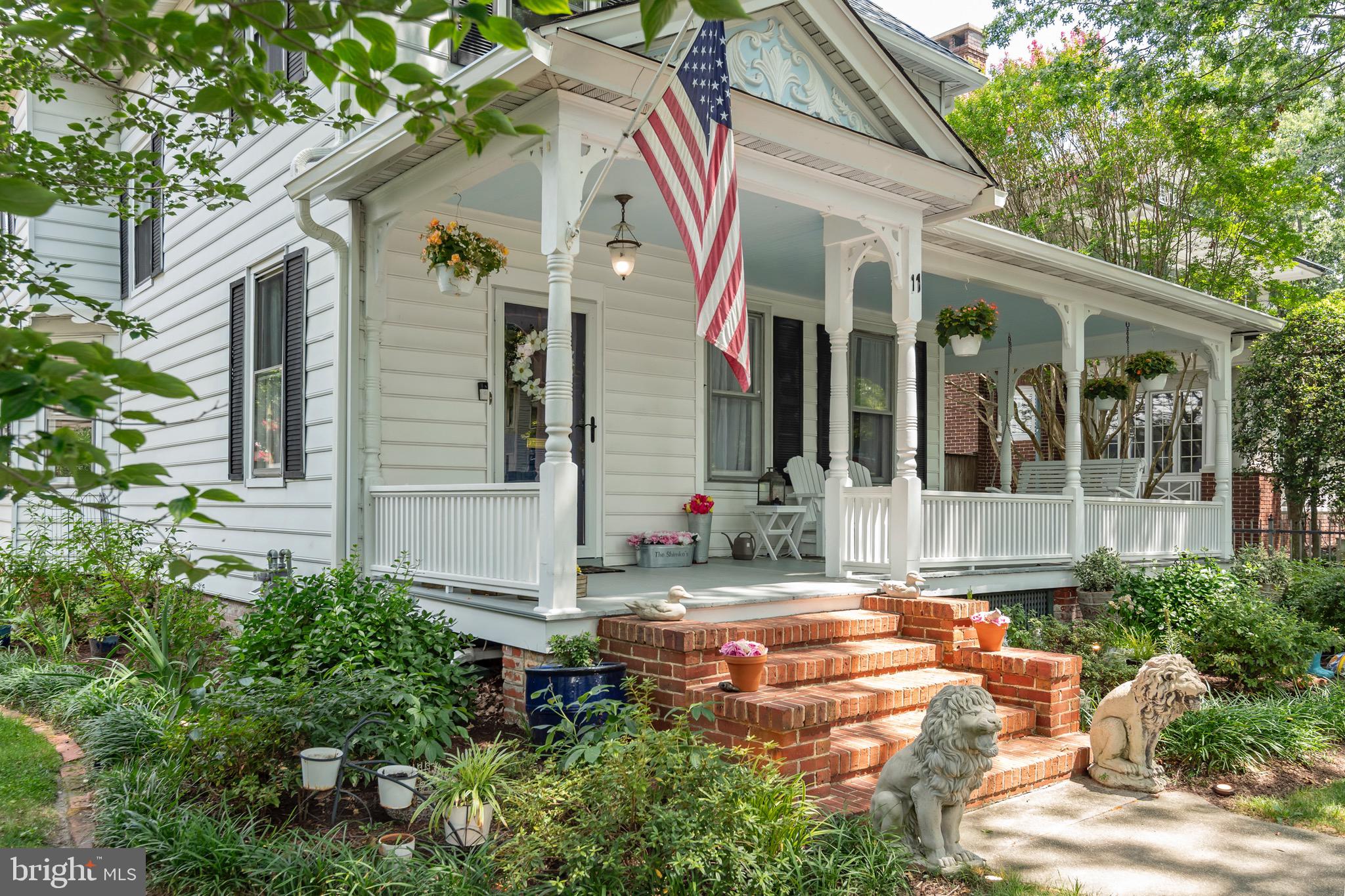11 BROOKLETTS AVENUE