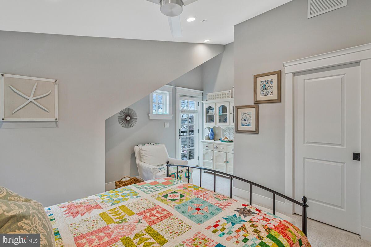 EASTPORT - Residential