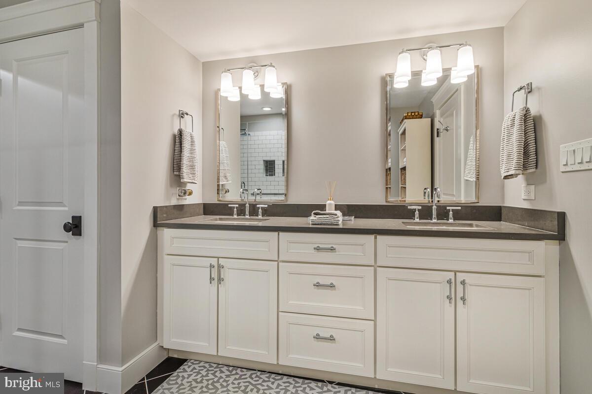 EASTPORT - Residential