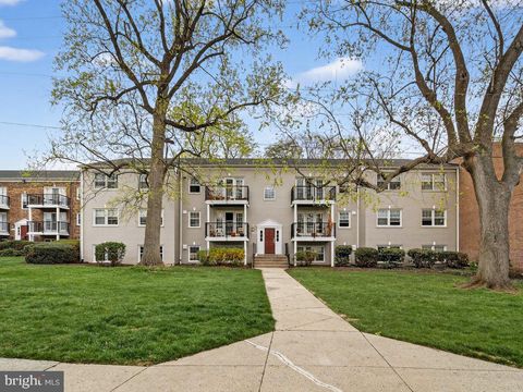 Photo of 9489 Fairfax Boulevard #101, FAIRFAX, VA 22031 (MLS # VAFC2008328)