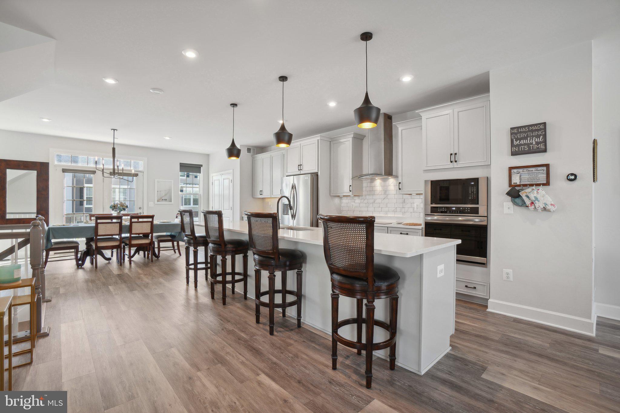 BRADLEY SQUARE - Residential