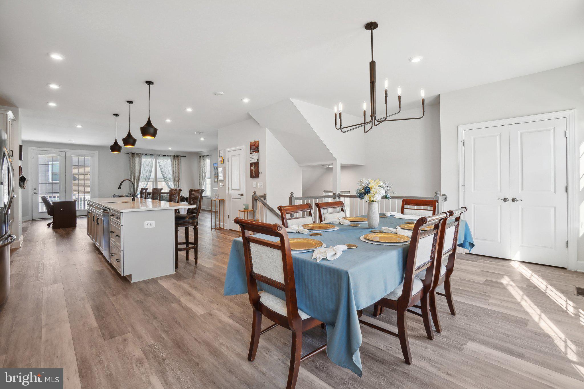 BRADLEY SQUARE - Residential