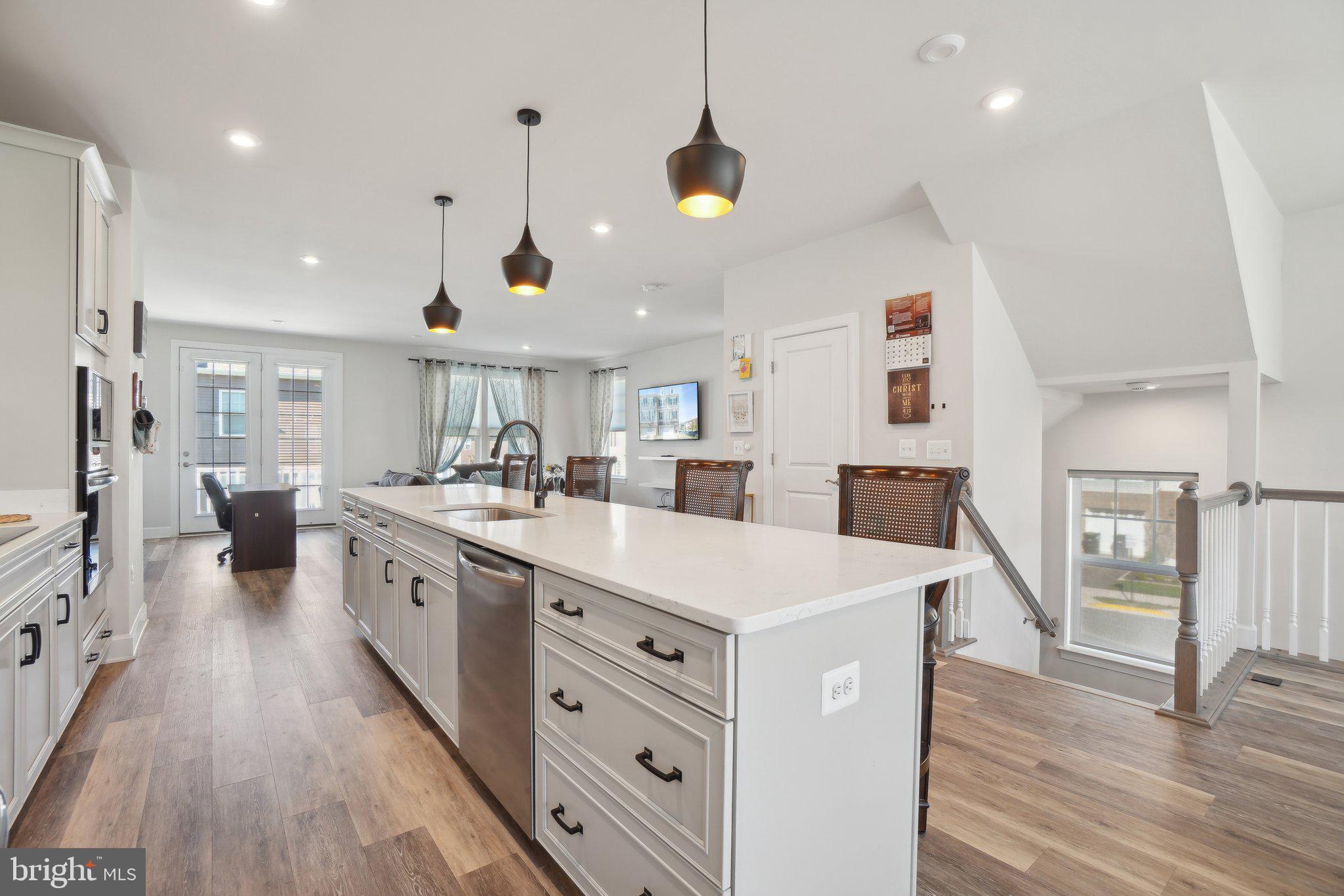 BRADLEY SQUARE - Residential