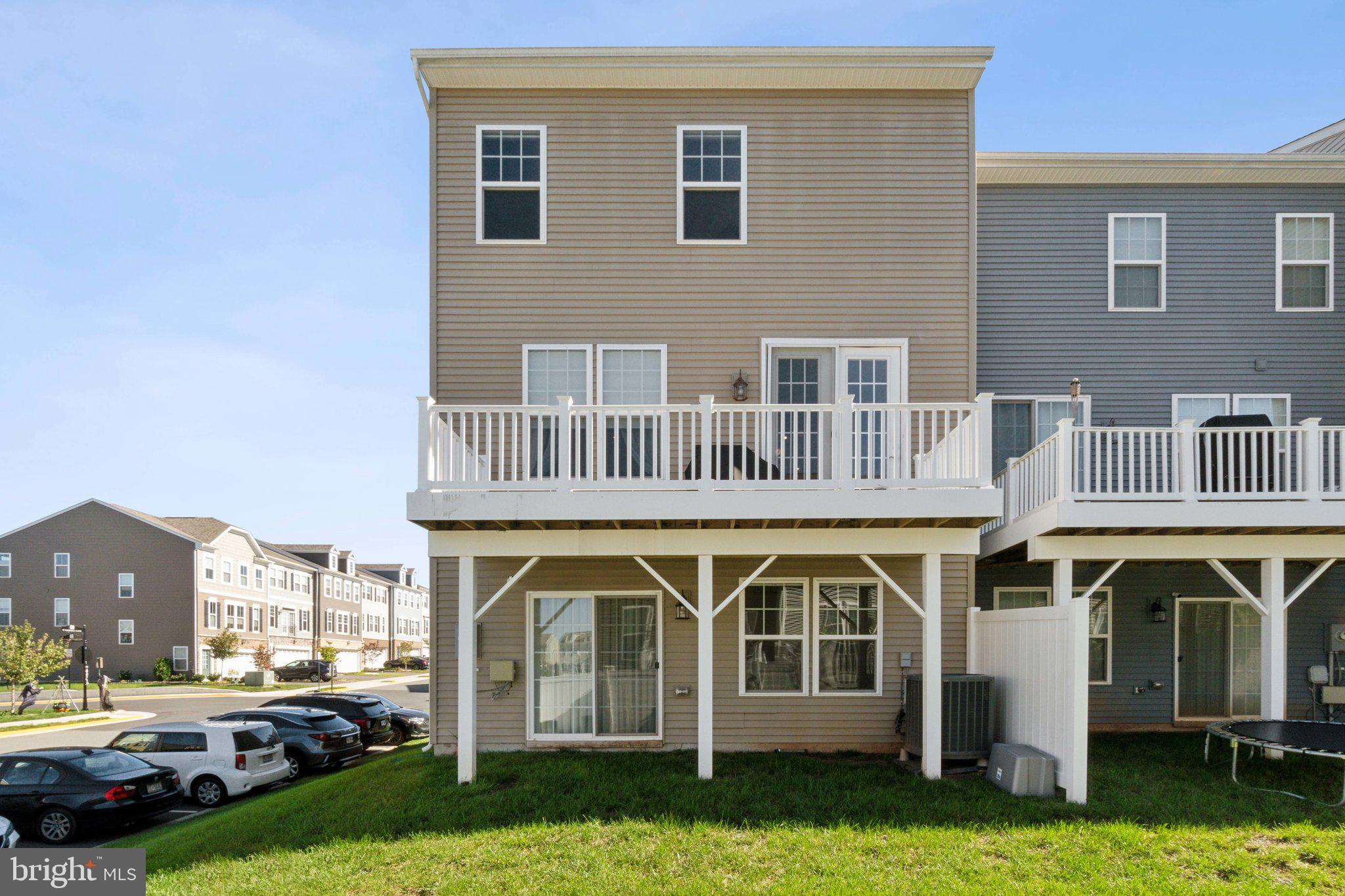 BRADLEY SQUARE - Residential