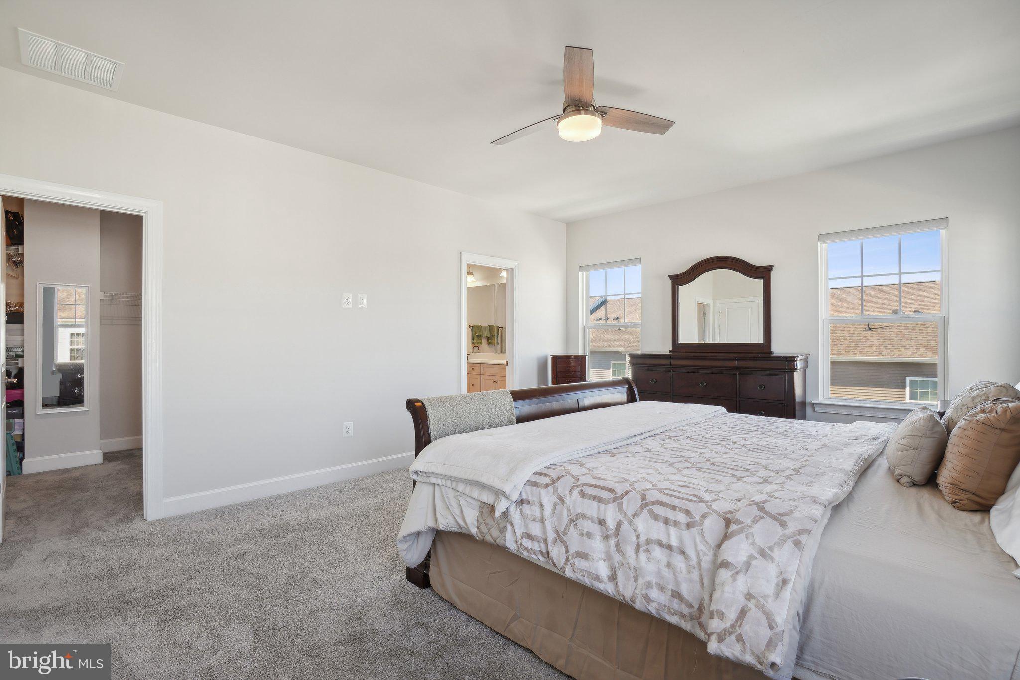 BRADLEY SQUARE - Residential