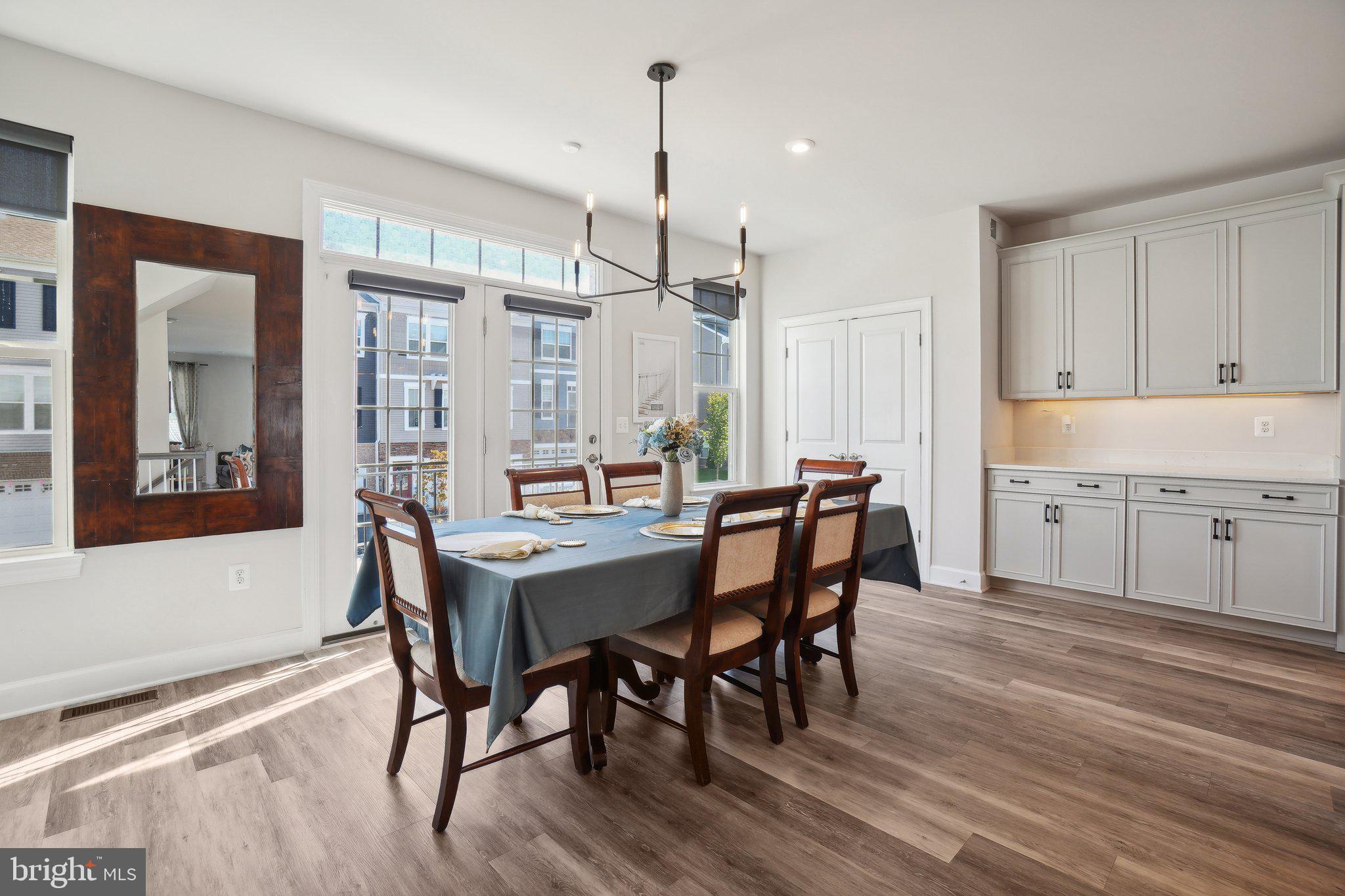 BRADLEY SQUARE - Residential