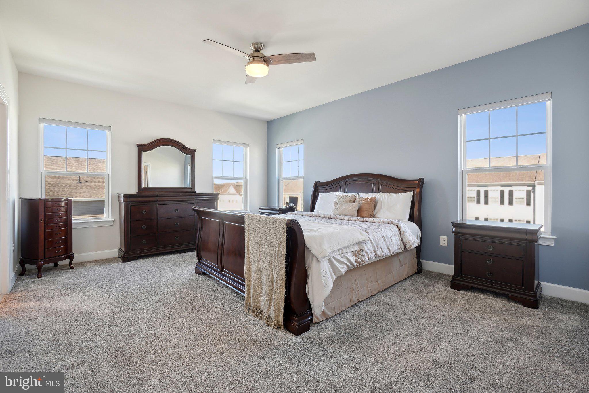 BRADLEY SQUARE - Residential