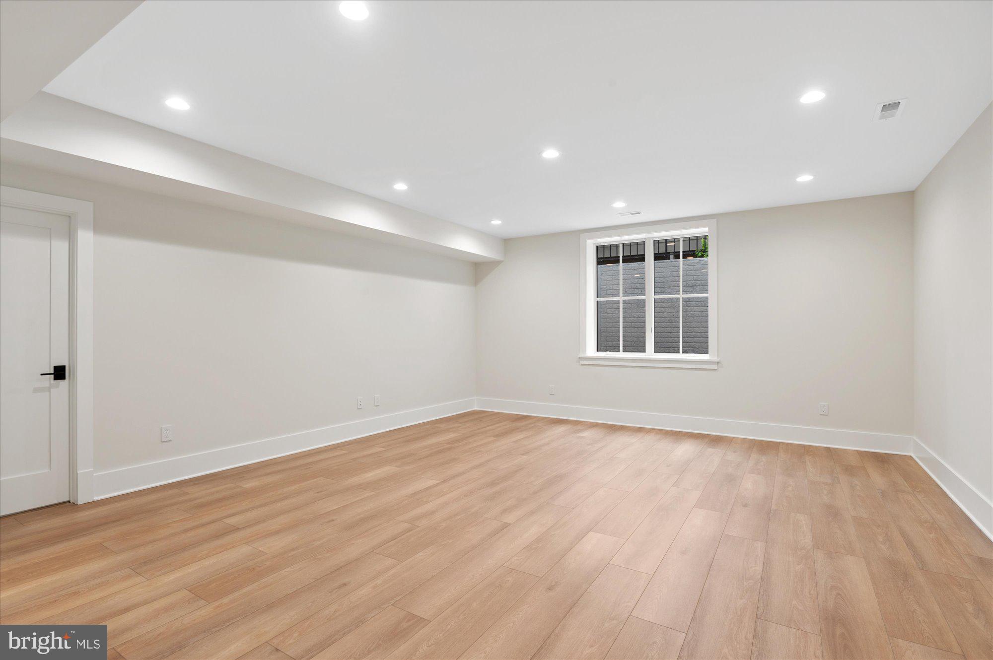 CHESTERBROOK GARDENS - Residential