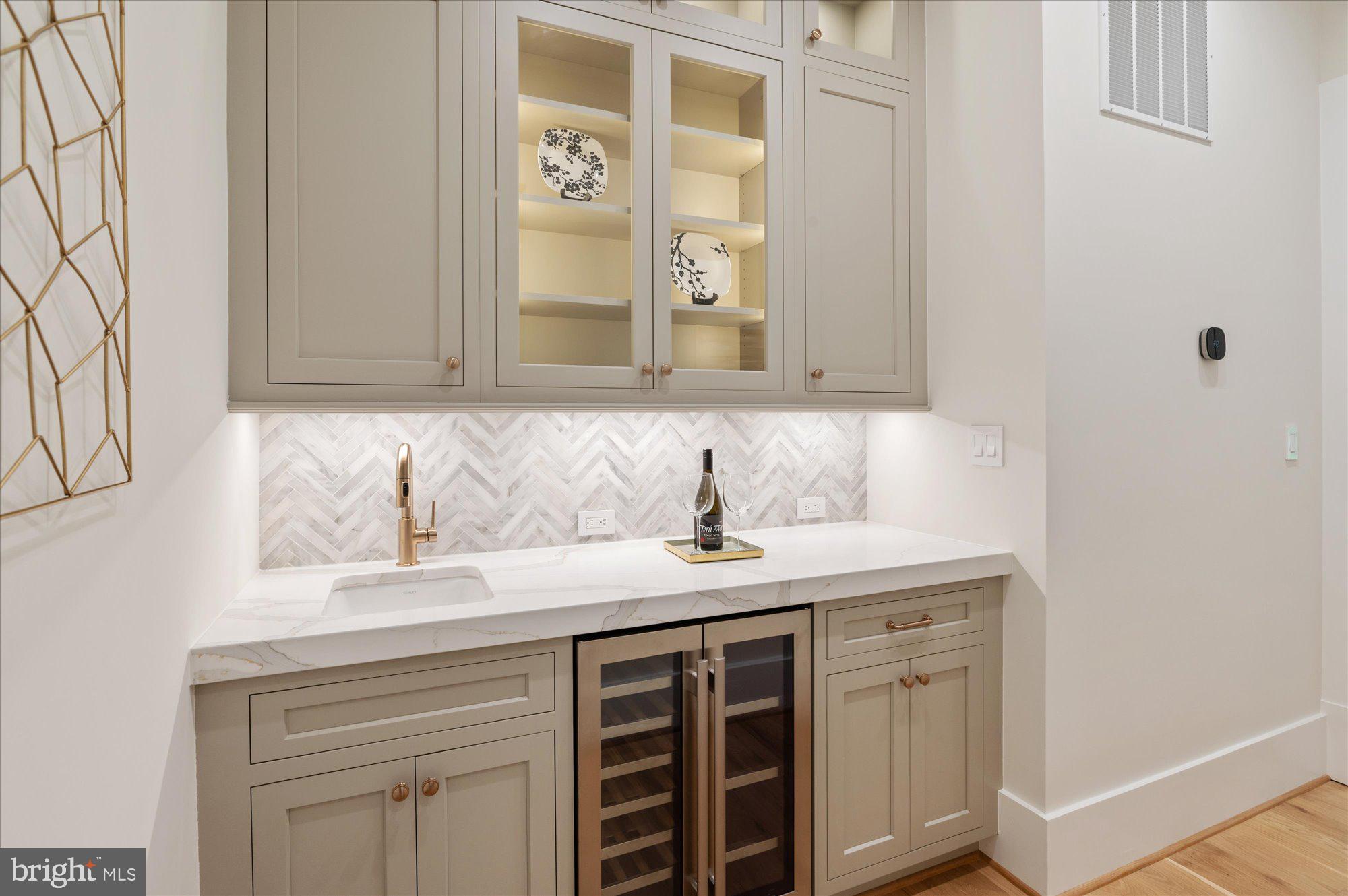 CHESTERBROOK GARDENS - Residential