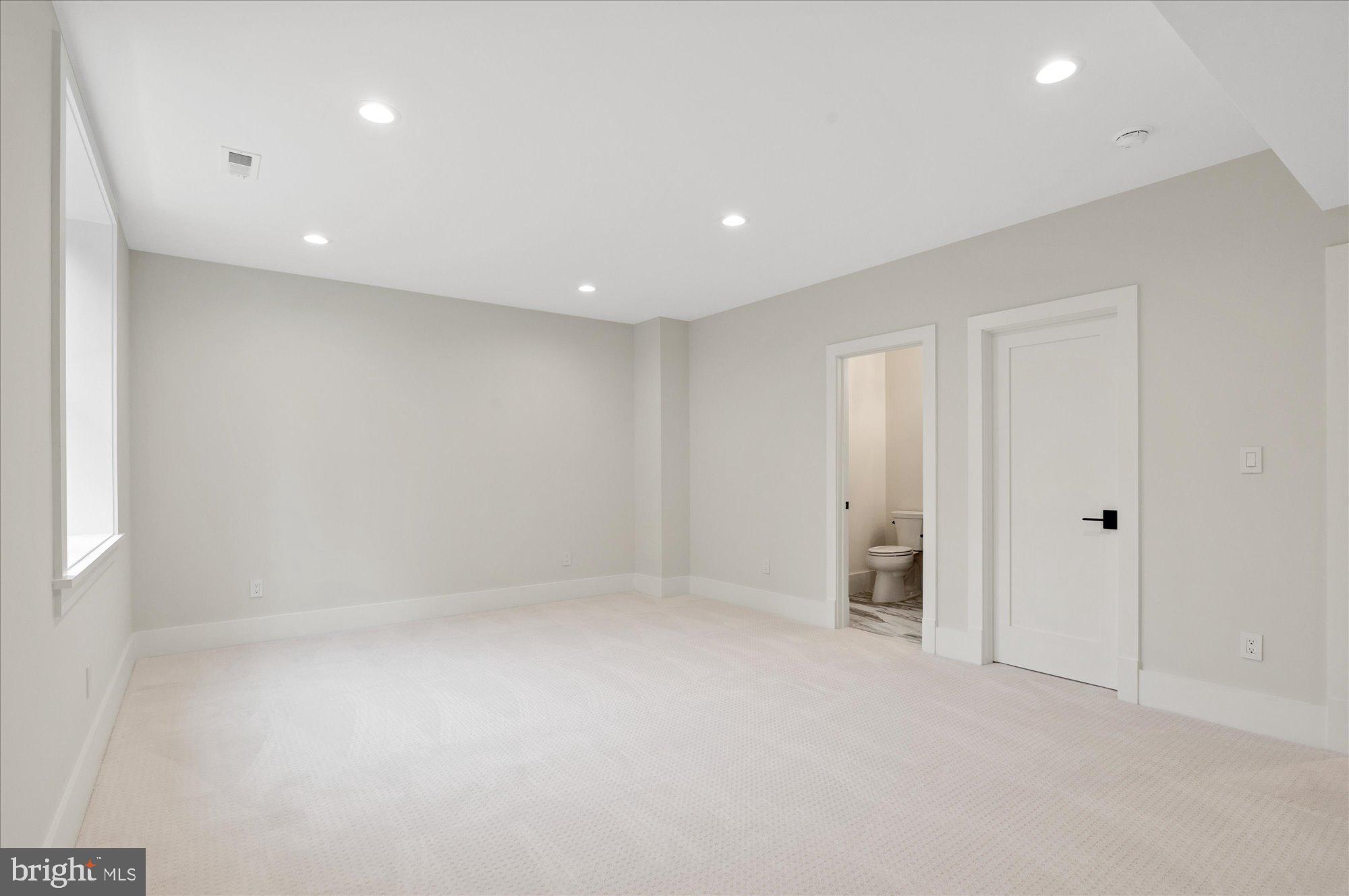 CHESTERBROOK GARDENS - Residential