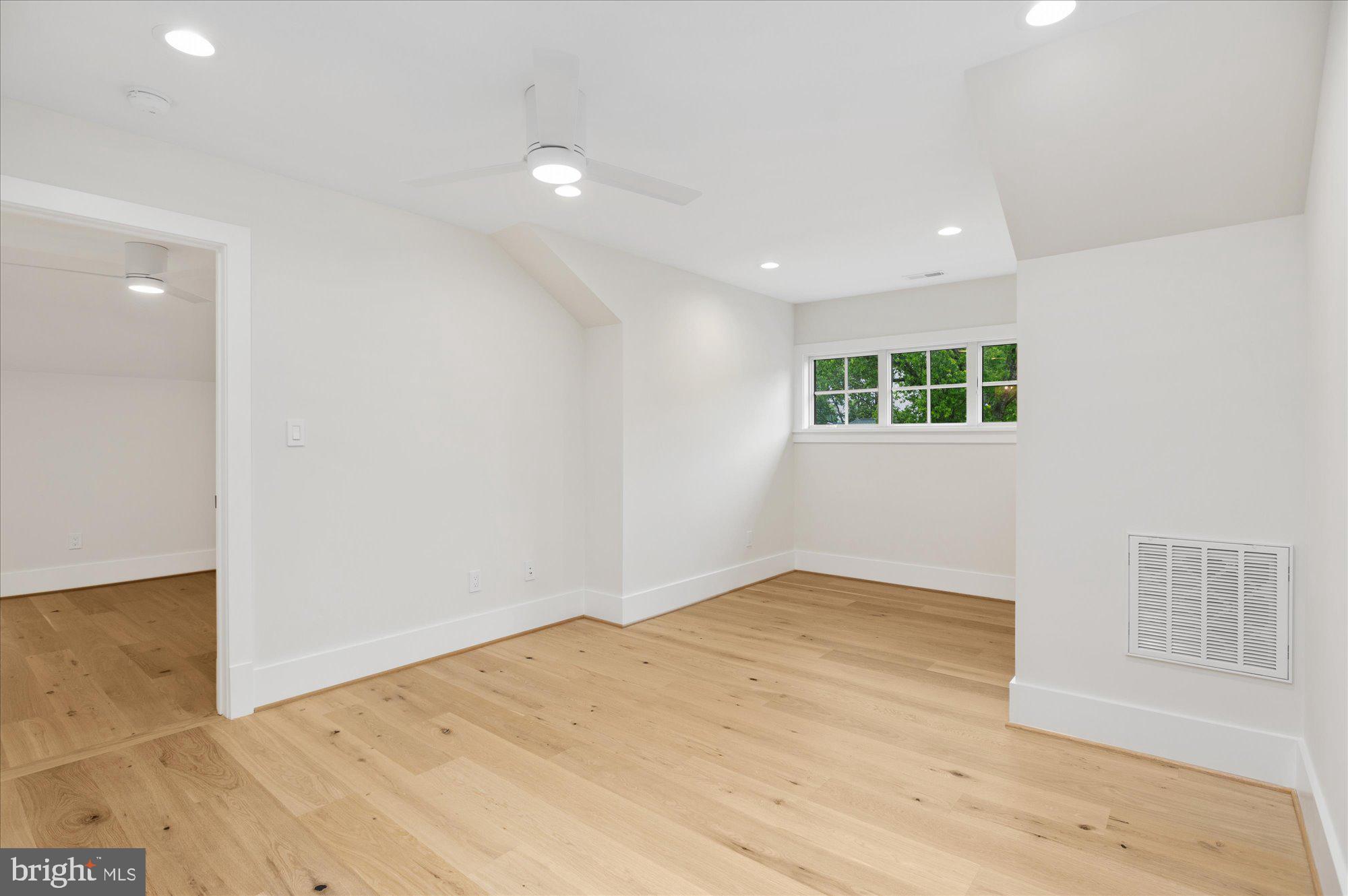 CHESTERBROOK GARDENS - Residential