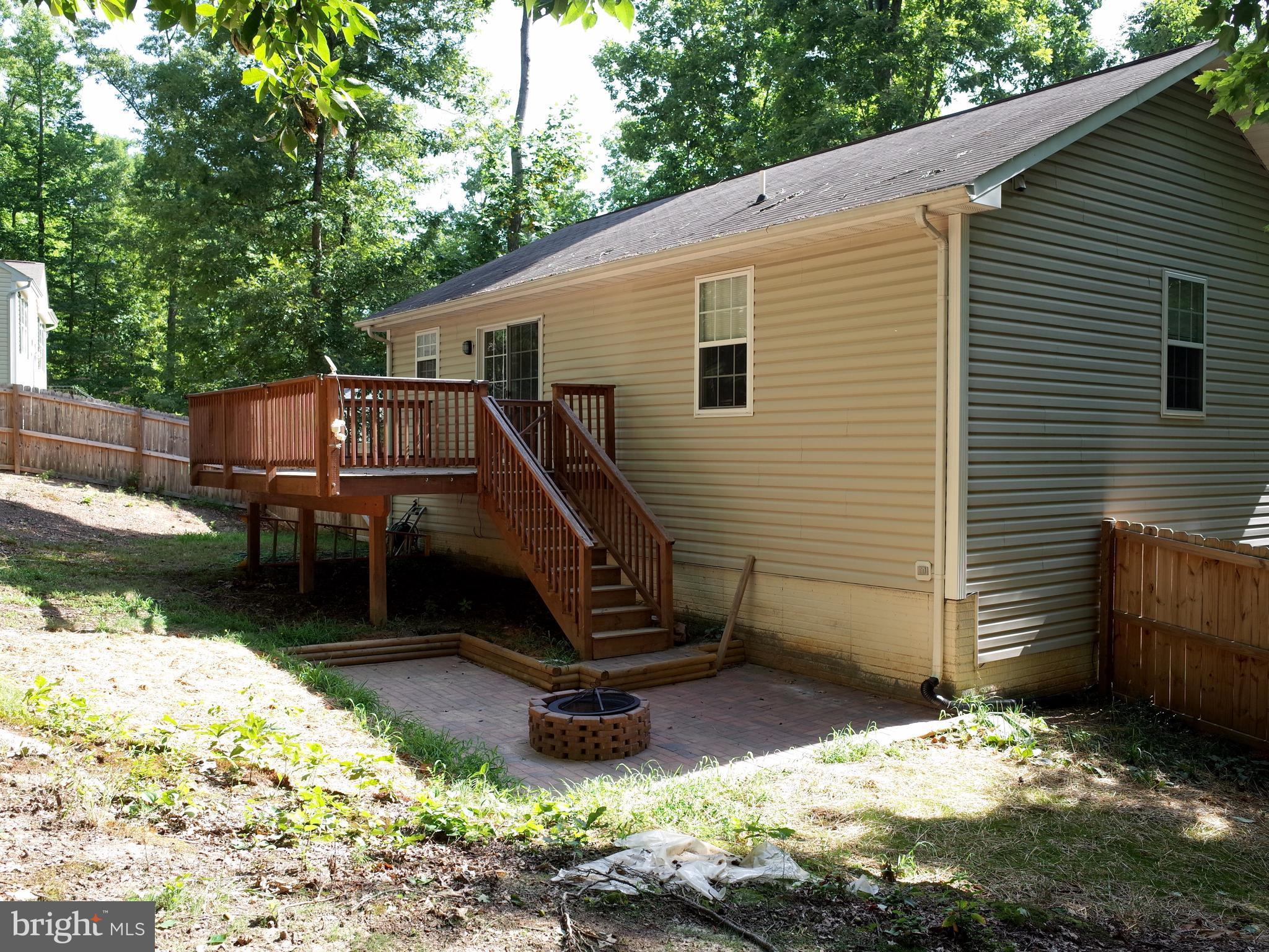 LAKE LAND - Residential