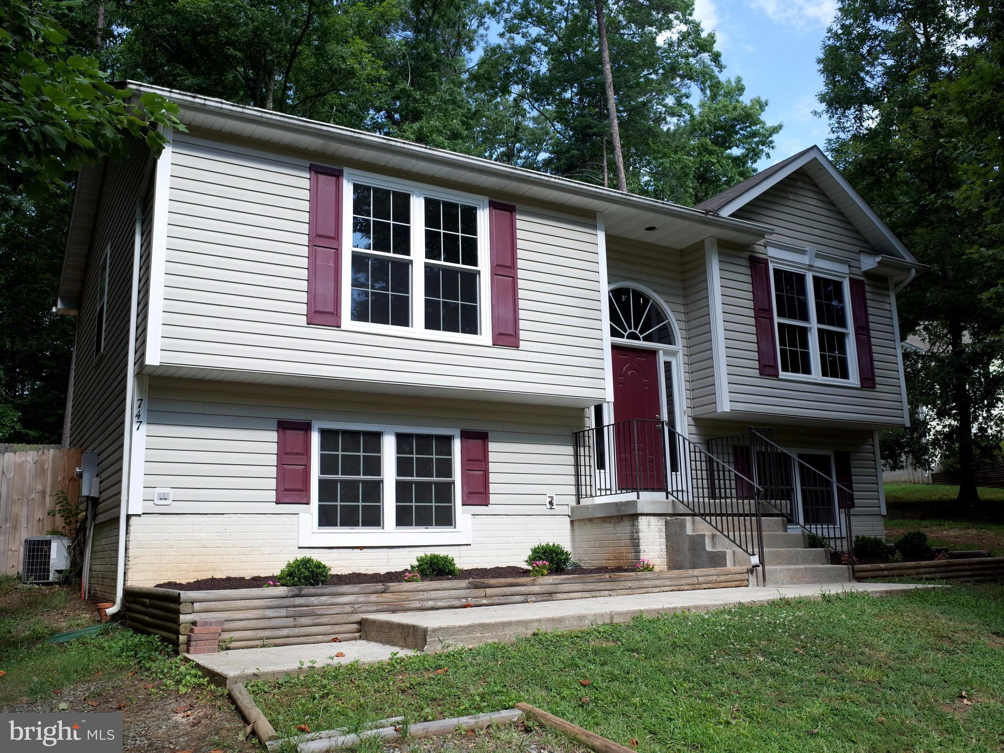 LAKE LAND - Residential