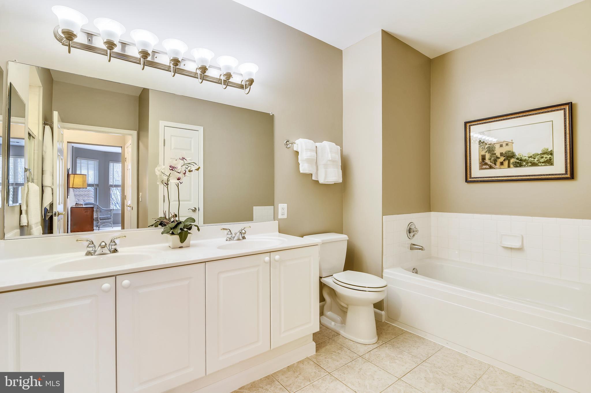 STRATFORD - Residential