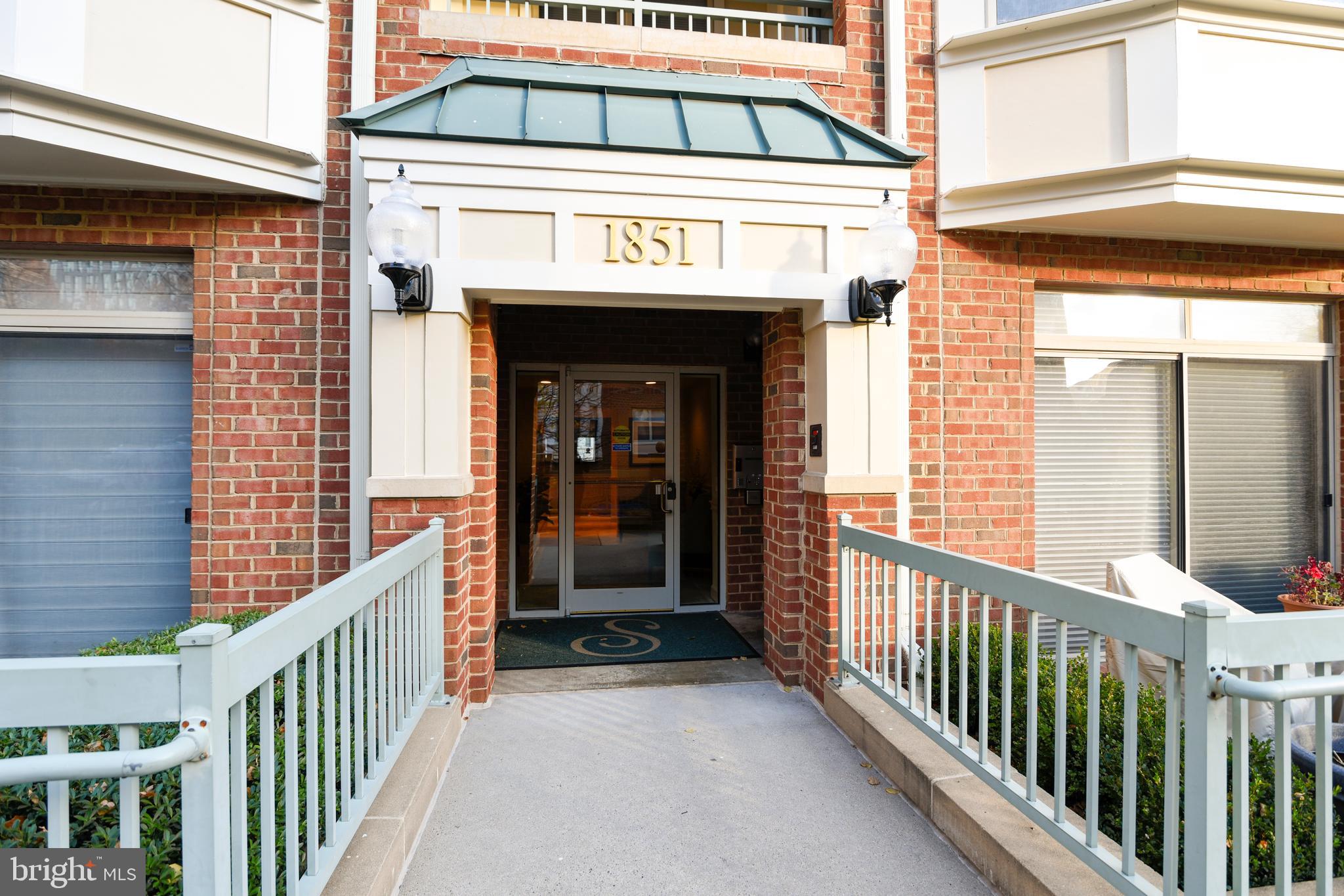 STRATFORD - Residential