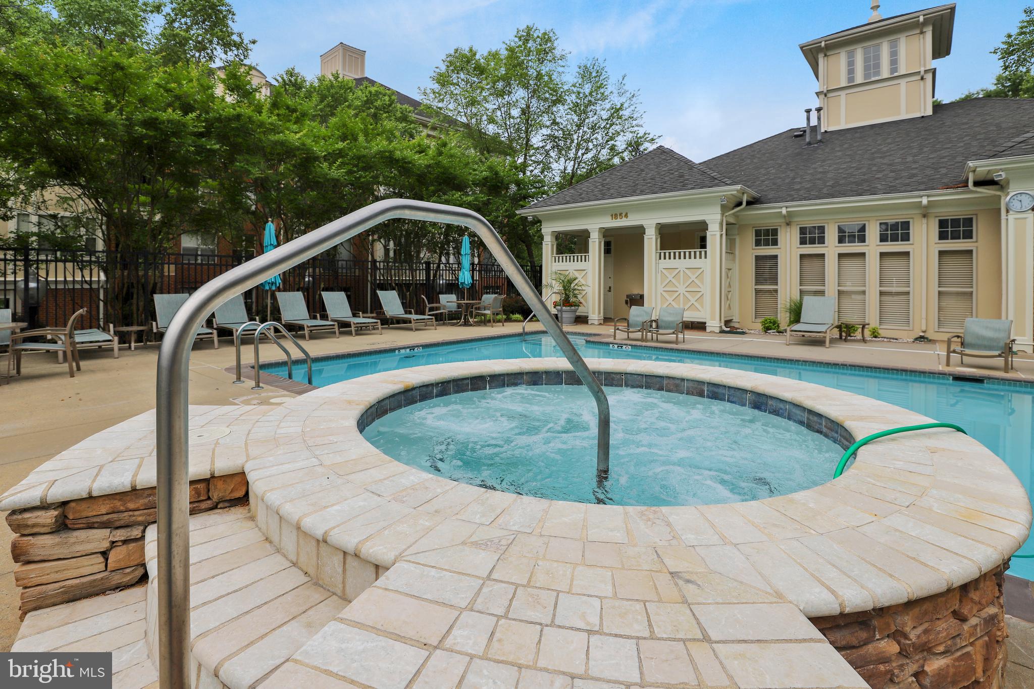 STRATFORD - Residential