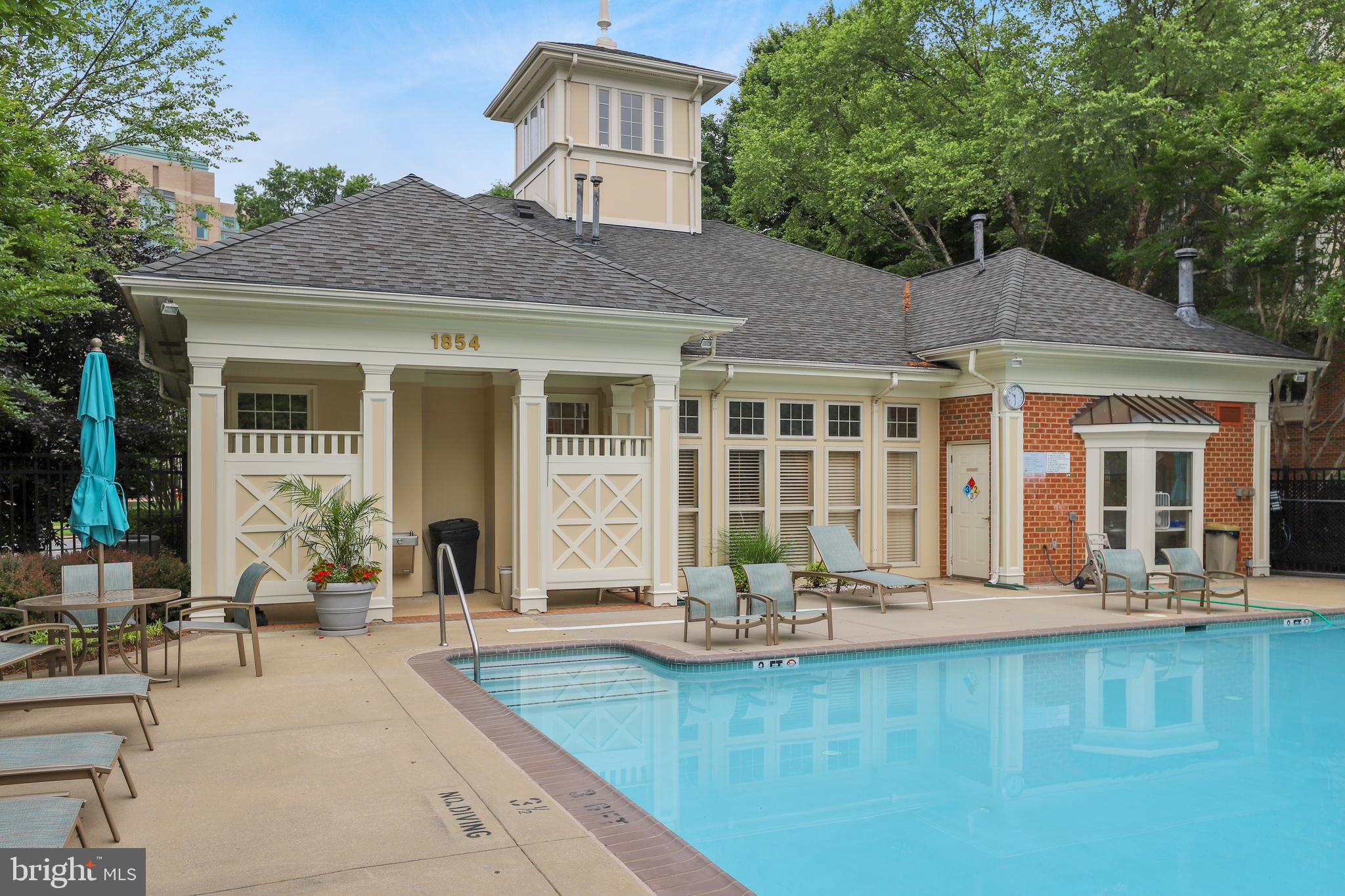 STRATFORD - Residential