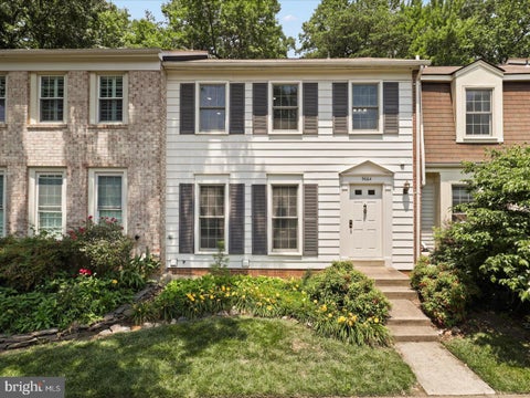 Photo of 9664 Masterworks Drive, VIENNA, VA 22181 (MLS # VAFX2328206)